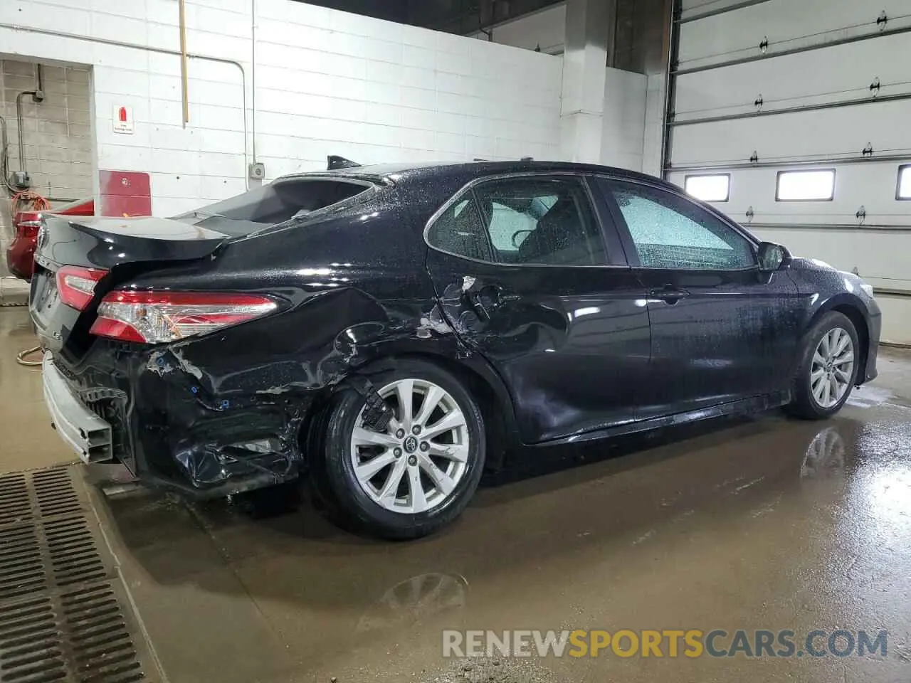 3 Фотография поврежденного автомобиля 4T1B11HK5KU740748 TOYOTA CAMRY 2019