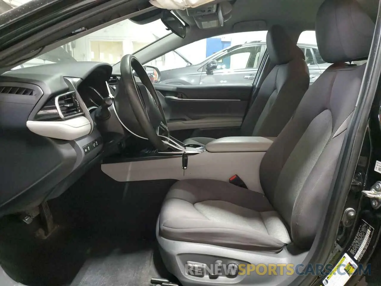 7 Фотография поврежденного автомобиля 4T1B11HK5KU740748 TOYOTA CAMRY 2019