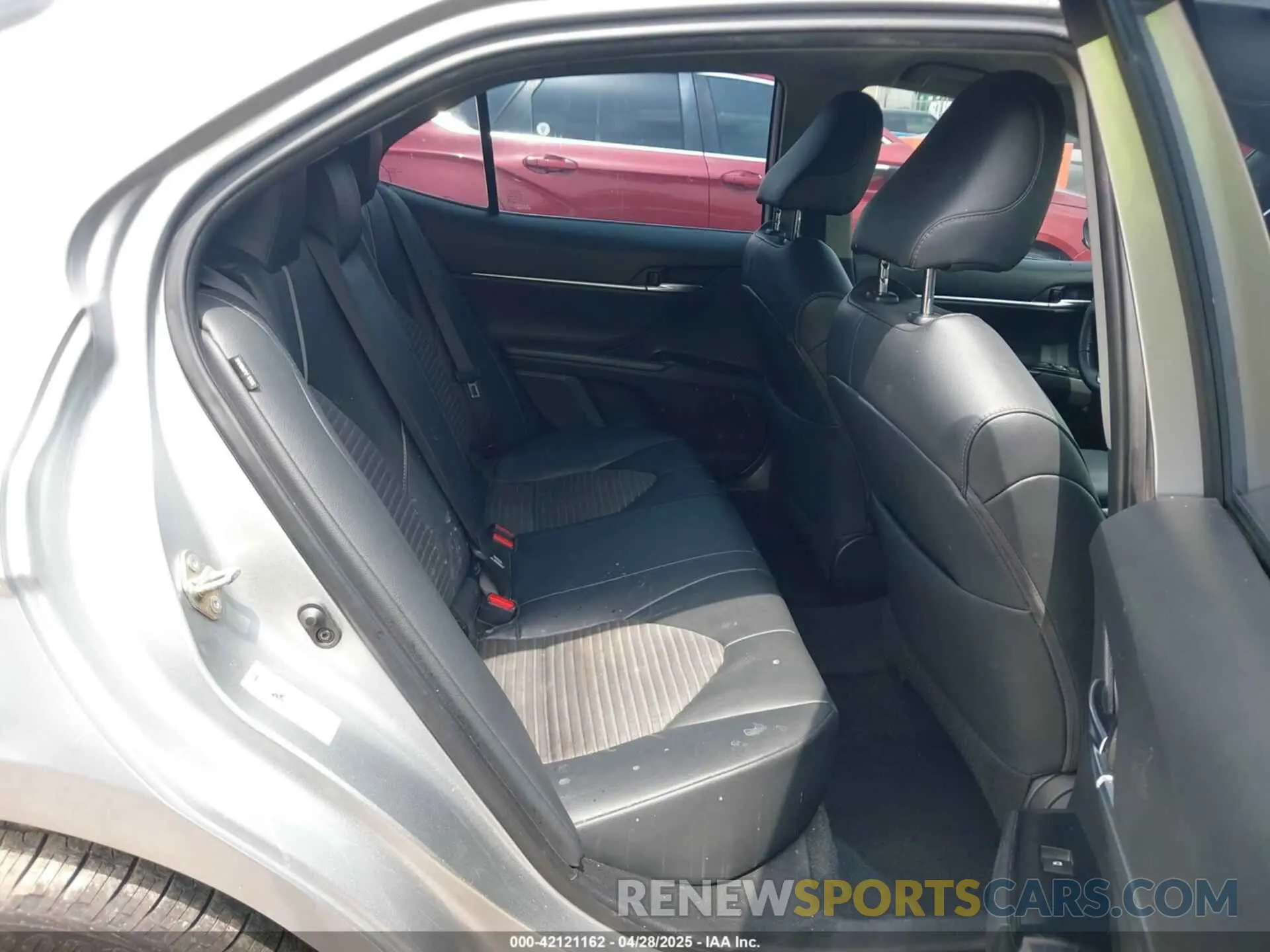 8 Фотография поврежденного автомобиля 4T1B11HK5KU744248 TOYOTA CAMRY 2019