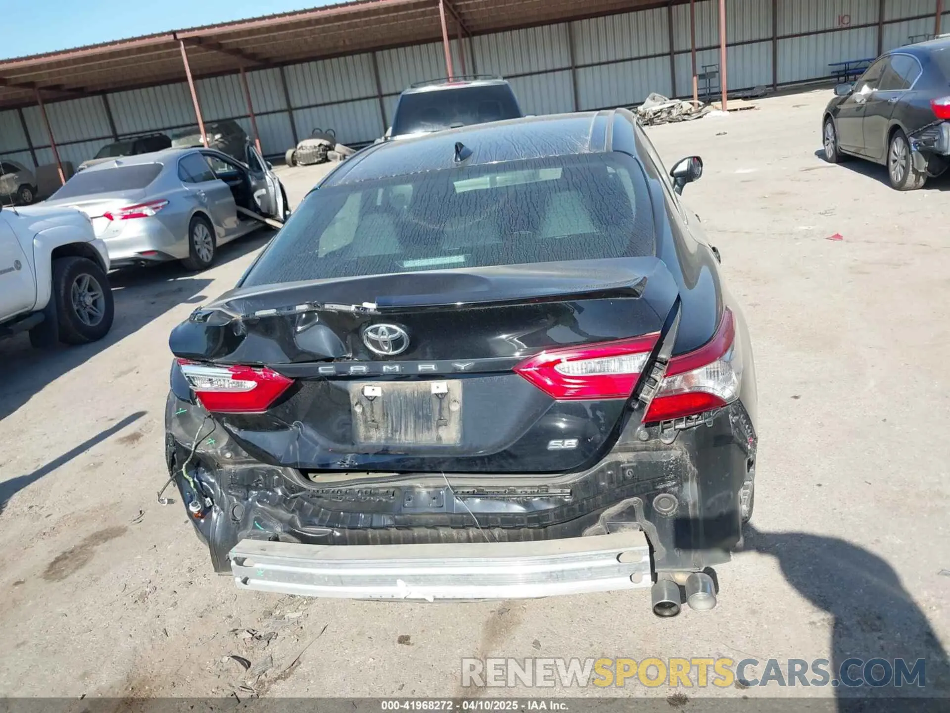 16 Фотография поврежденного автомобиля 4T1B11HK5KU746677 TOYOTA CAMRY 2019
