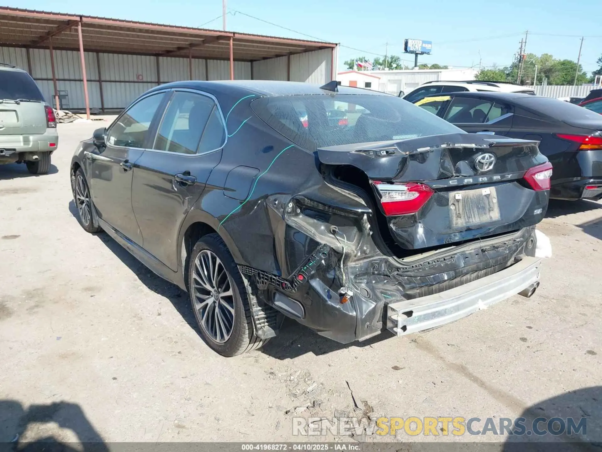 3 Фотография поврежденного автомобиля 4T1B11HK5KU746677 TOYOTA CAMRY 2019
