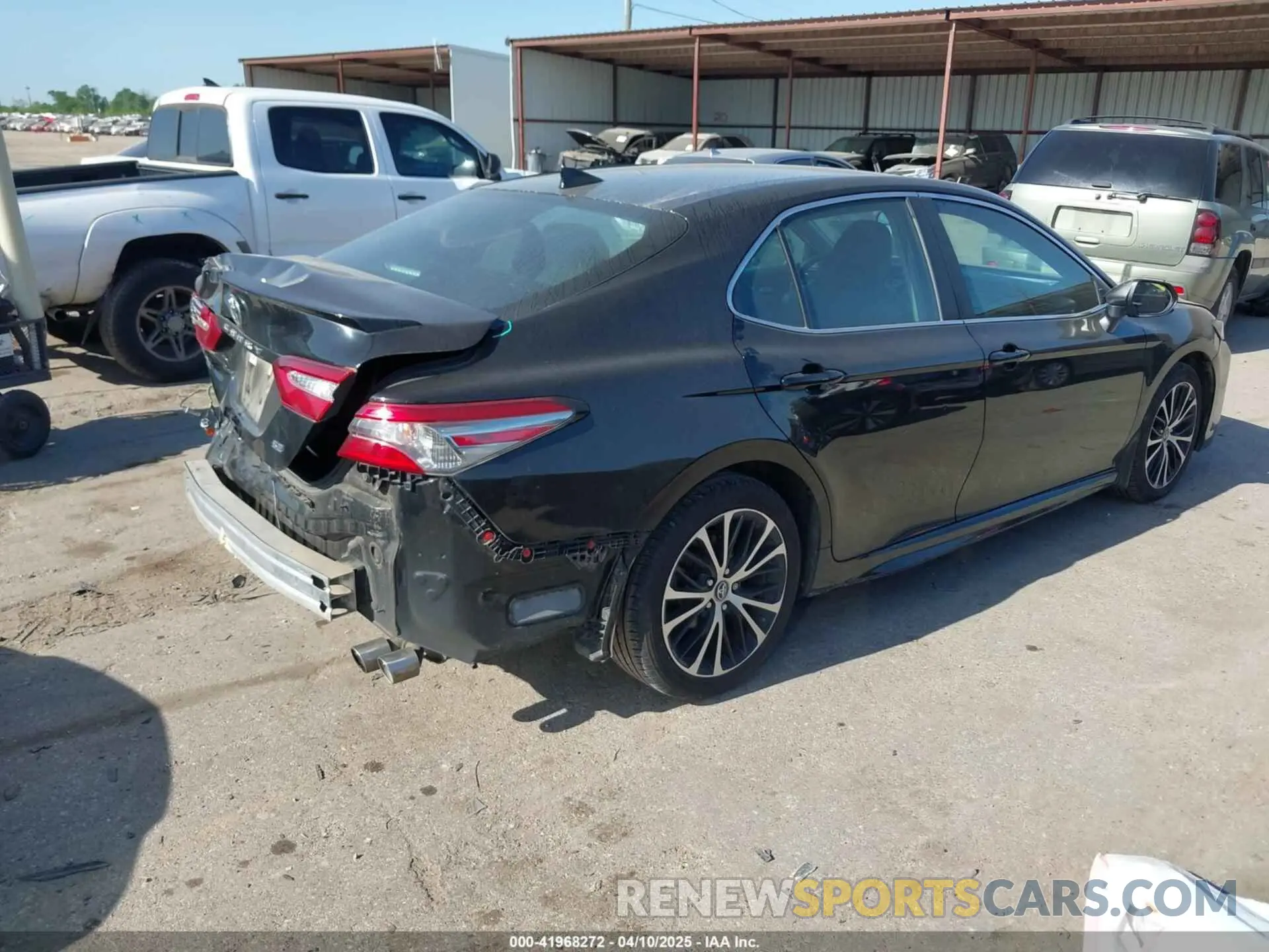 4 Фотография поврежденного автомобиля 4T1B11HK5KU746677 TOYOTA CAMRY 2019