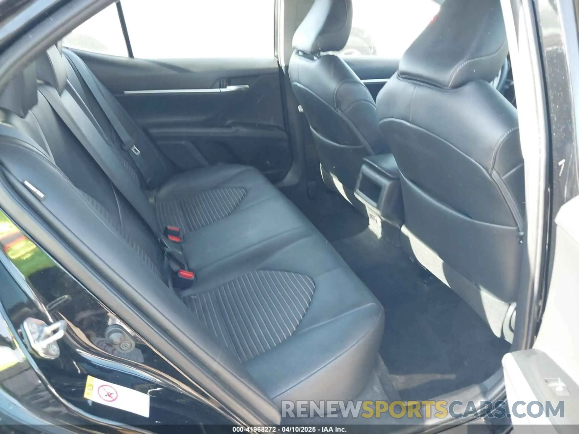 8 Фотография поврежденного автомобиля 4T1B11HK5KU746677 TOYOTA CAMRY 2019