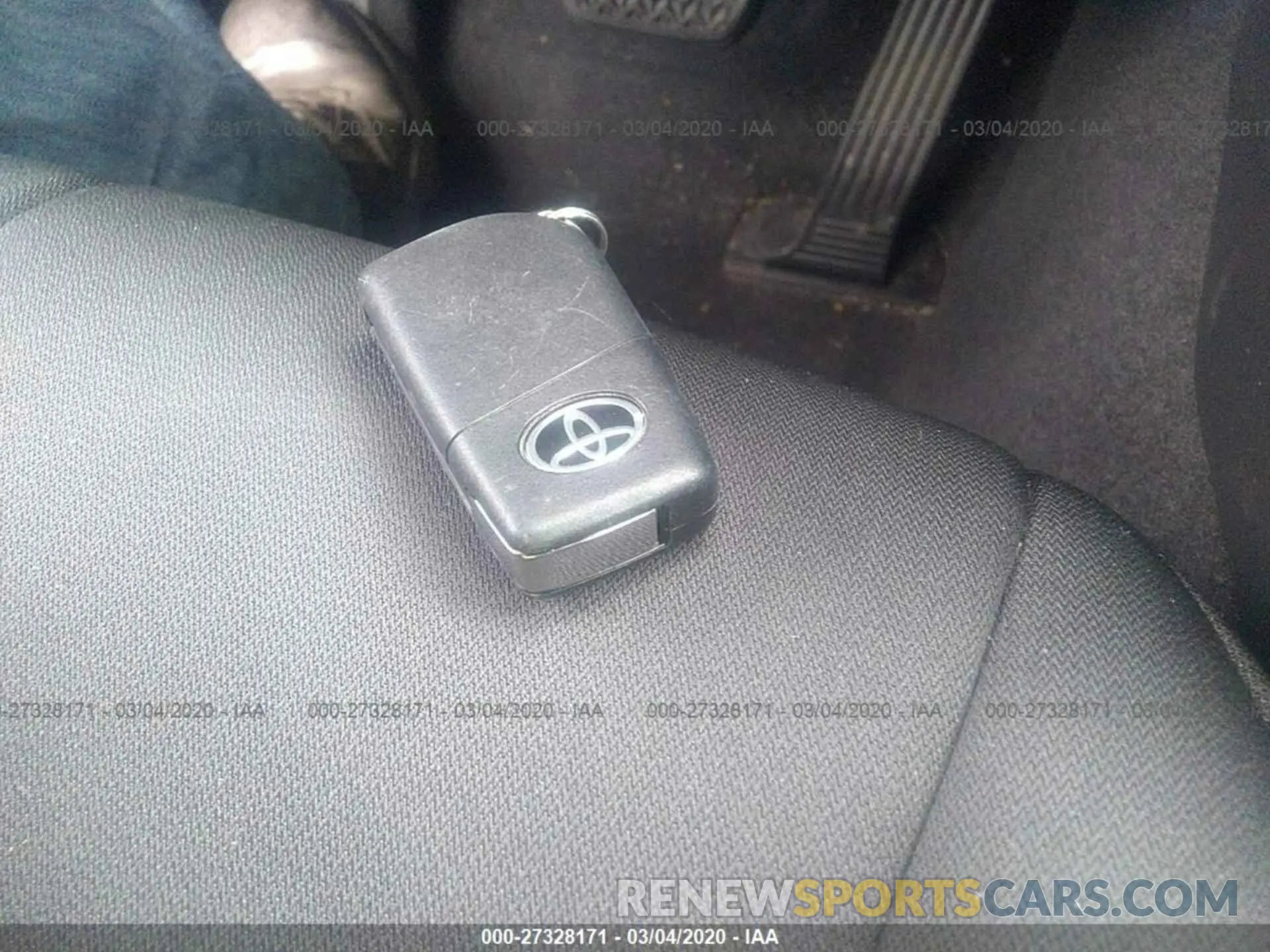 11 Фотография поврежденного автомобиля 4T1B11HK5KU749093 TOYOTA CAMRY 2019
