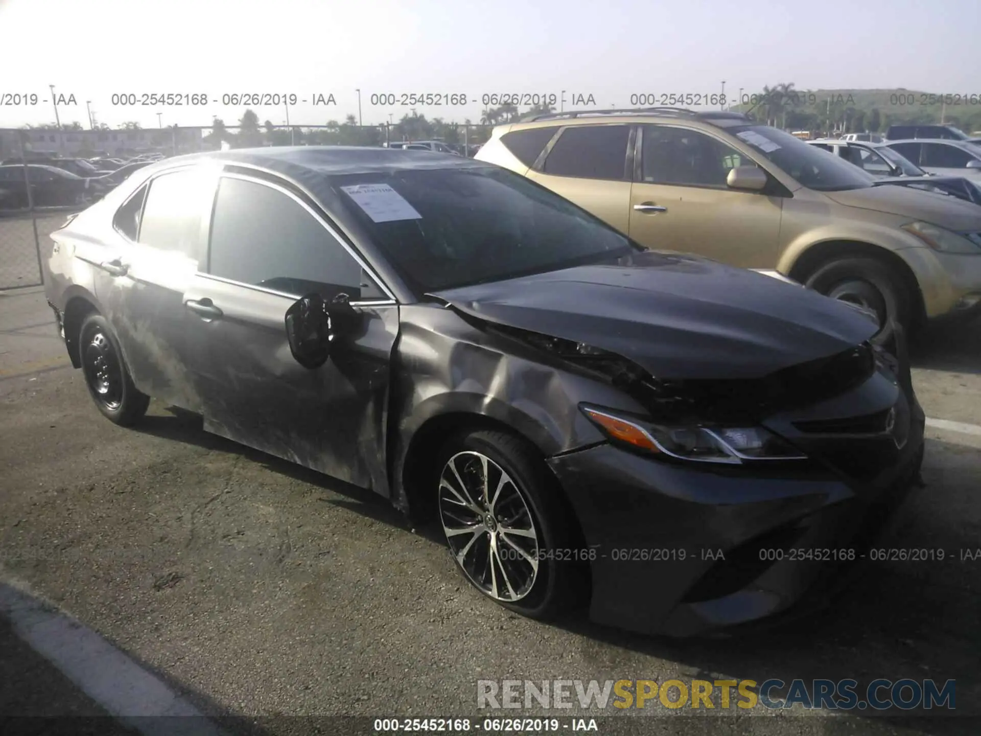 1 Photograph of a damaged car 4T1B11HK5KU753046 TOYOTA CAMRY 2019