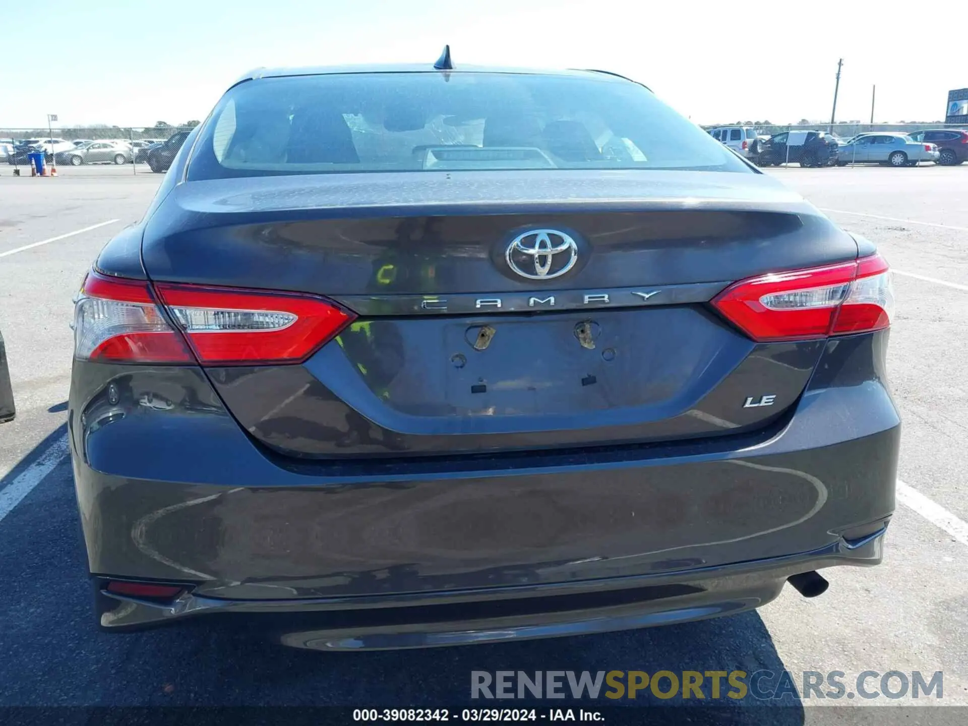 16 Photograph of a damaged car 4T1B11HK5KU759591 TOYOTA CAMRY 2019