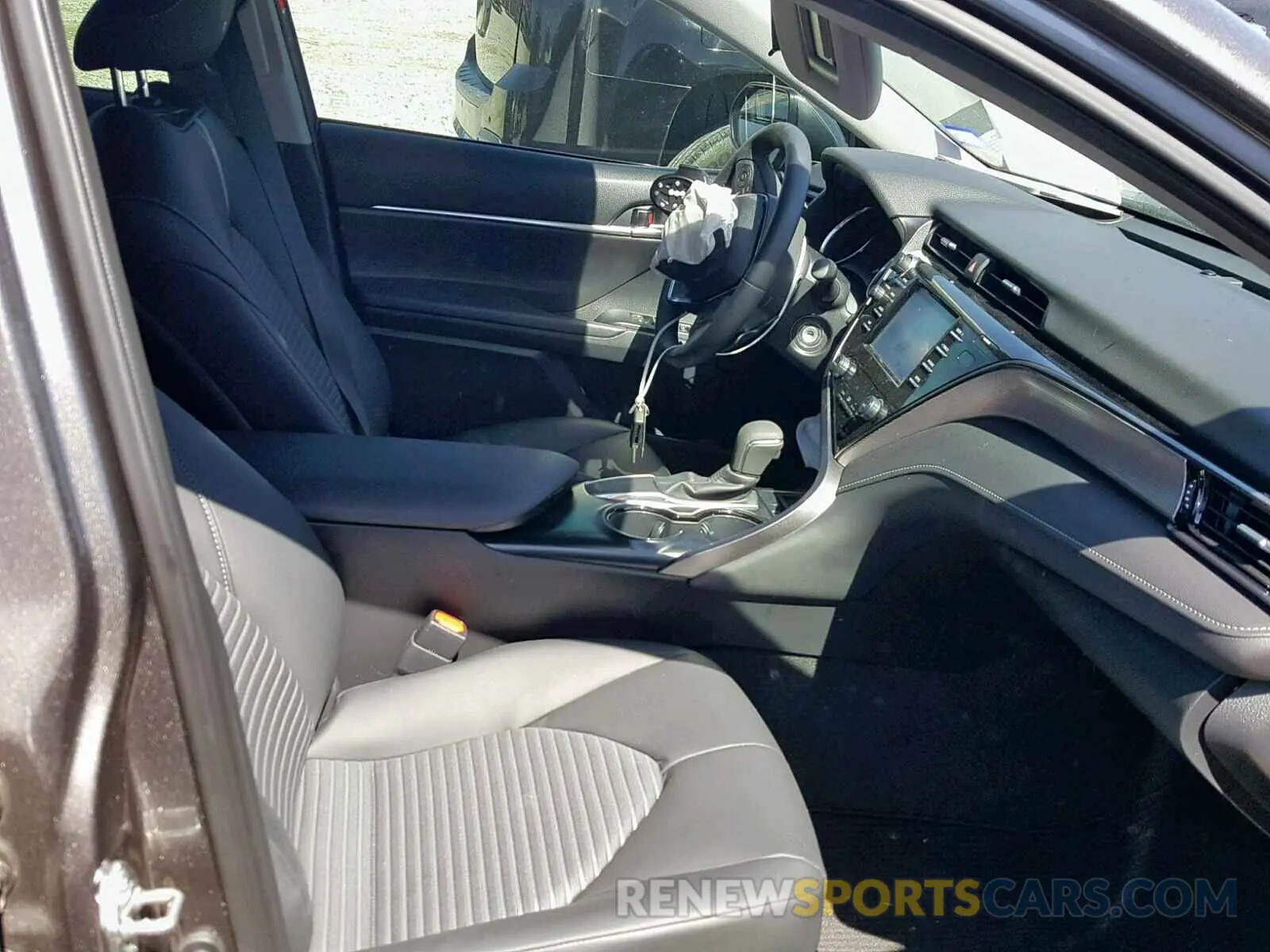 5 Photograph of a damaged car 4T1B11HK5KU759896 TOYOTA CAMRY 2019
