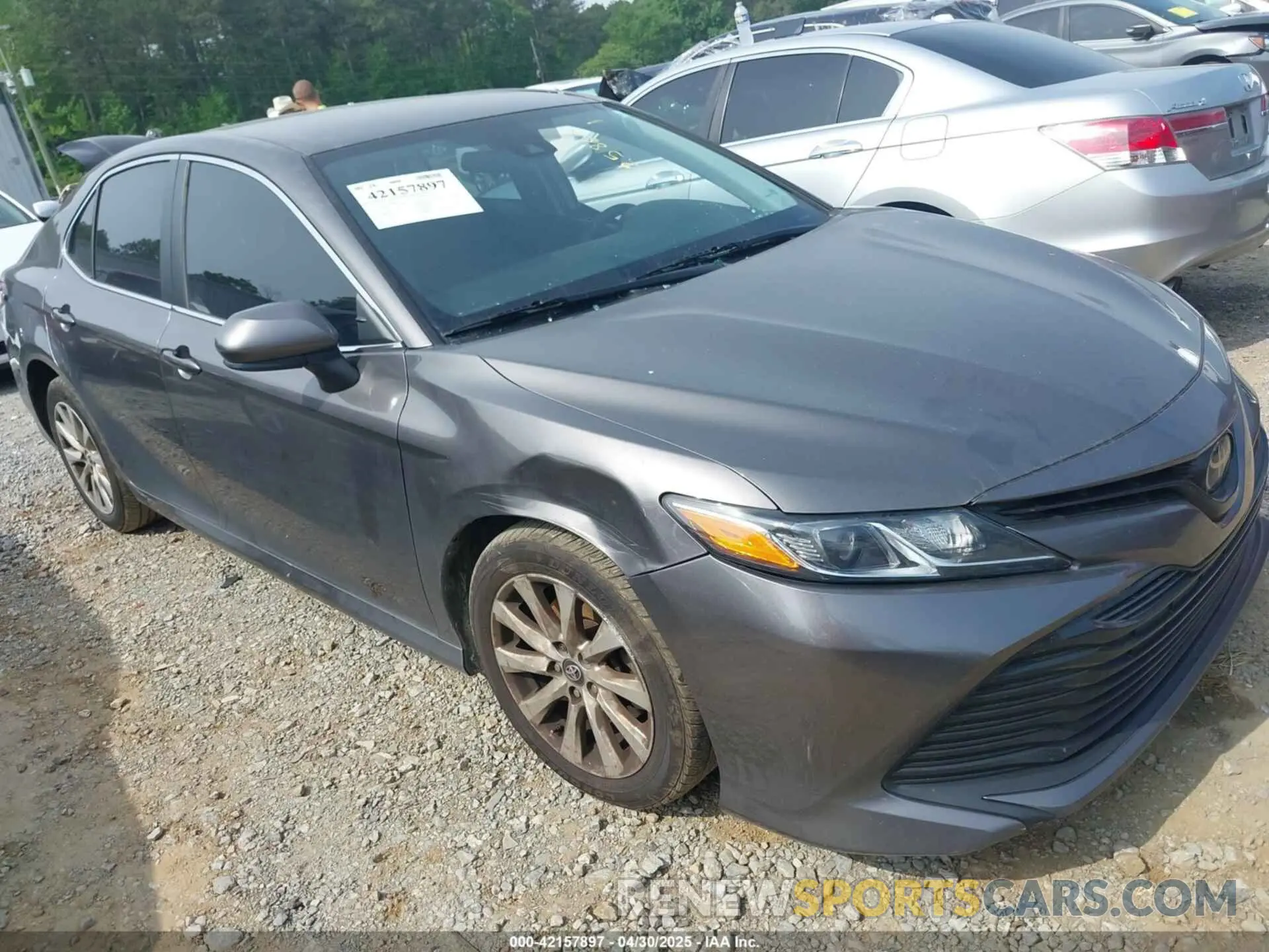 1 Photograph of a damaged car 4T1B11HK5KU762586 TOYOTA CAMRY 2019