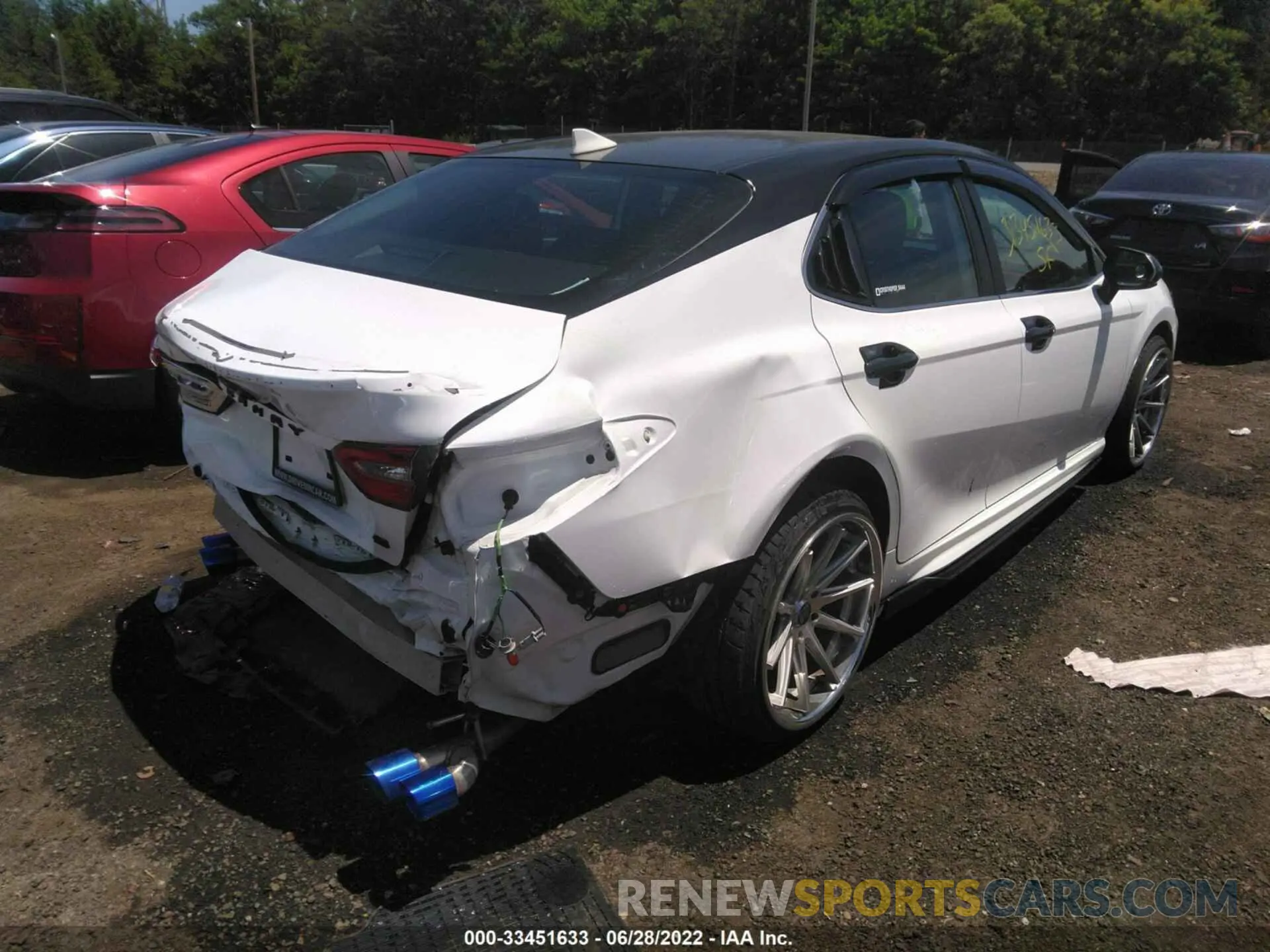 4 Photograph of a damaged car 4T1B11HK5KU764175 TOYOTA CAMRY 2019