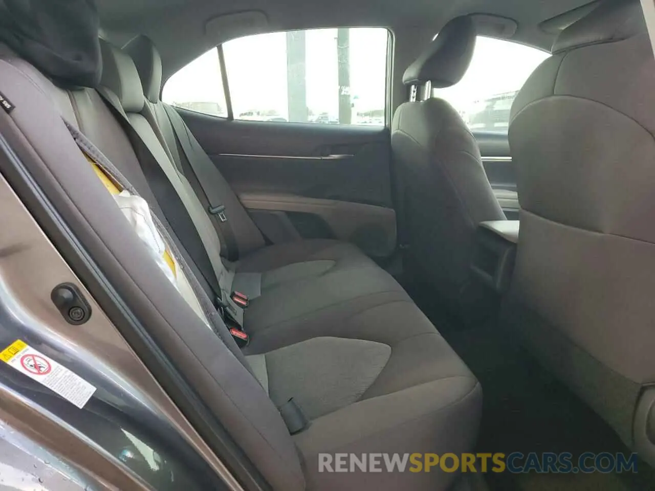 10 Photograph of a damaged car 4T1B11HK5KU767593 TOYOTA CAMRY 2019