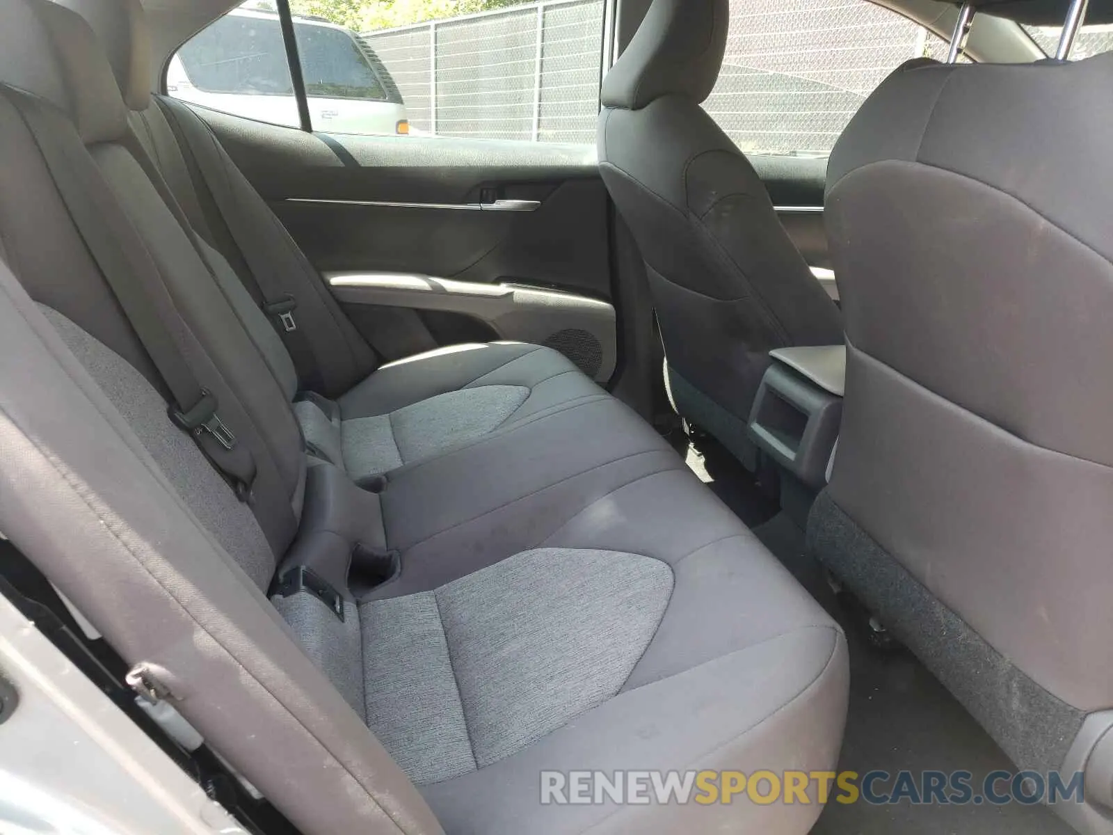 6 Photograph of a damaged car 4T1B11HK5KU780392 TOYOTA CAMRY 2019