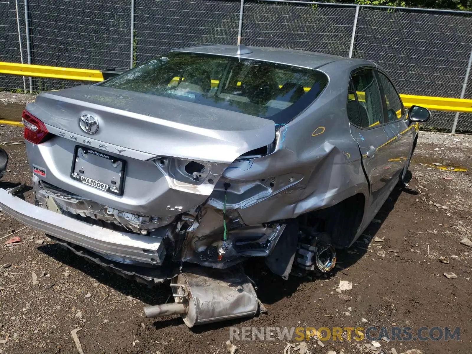 9 Photograph of a damaged car 4T1B11HK5KU780392 TOYOTA CAMRY 2019