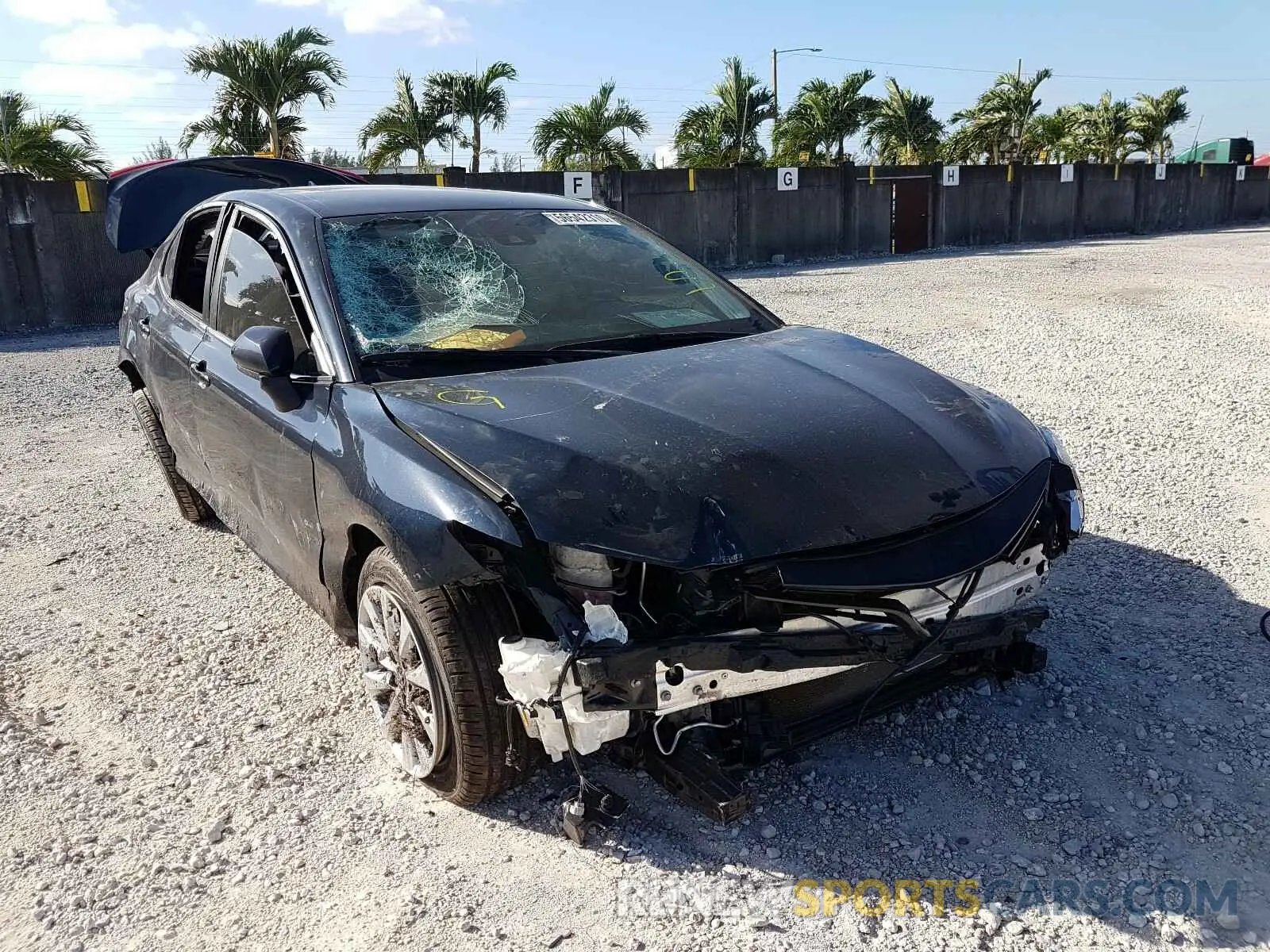 1 Photograph of a damaged car 4T1B11HK5KU780912 TOYOTA CAMRY 2019