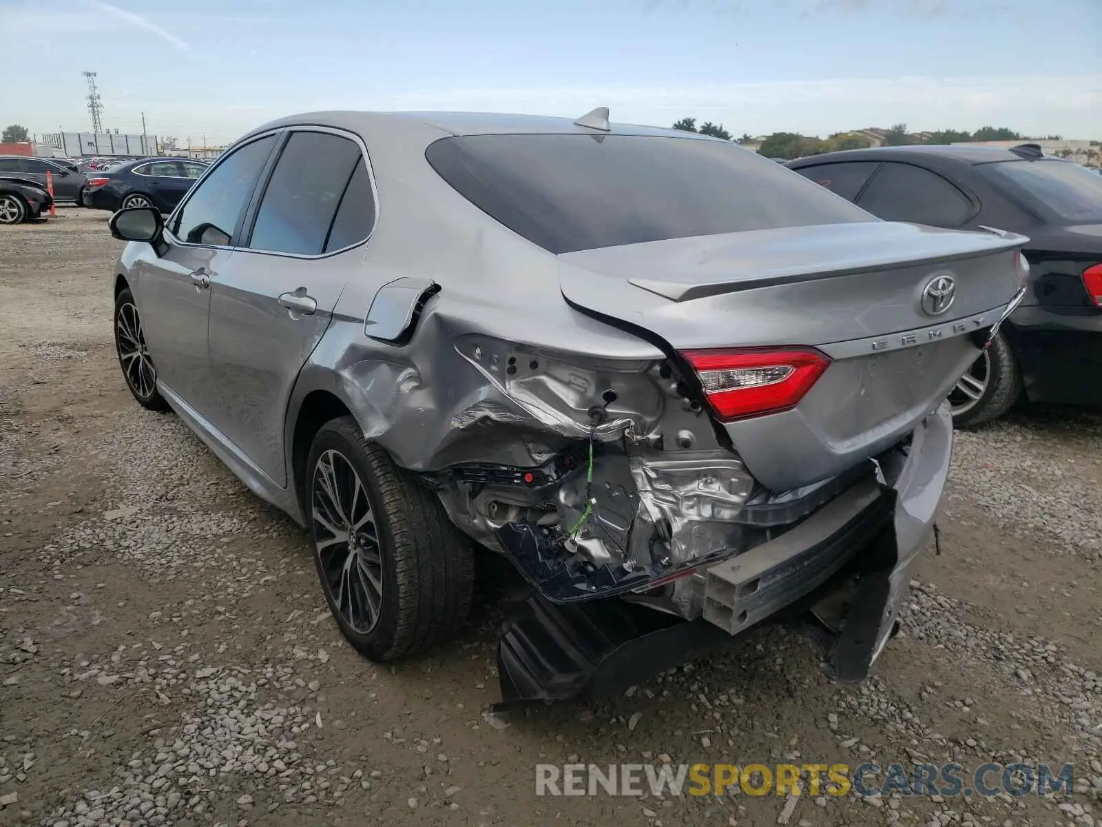3 Photograph of a damaged car 4T1B11HK5KU781803 TOYOTA CAMRY 2019