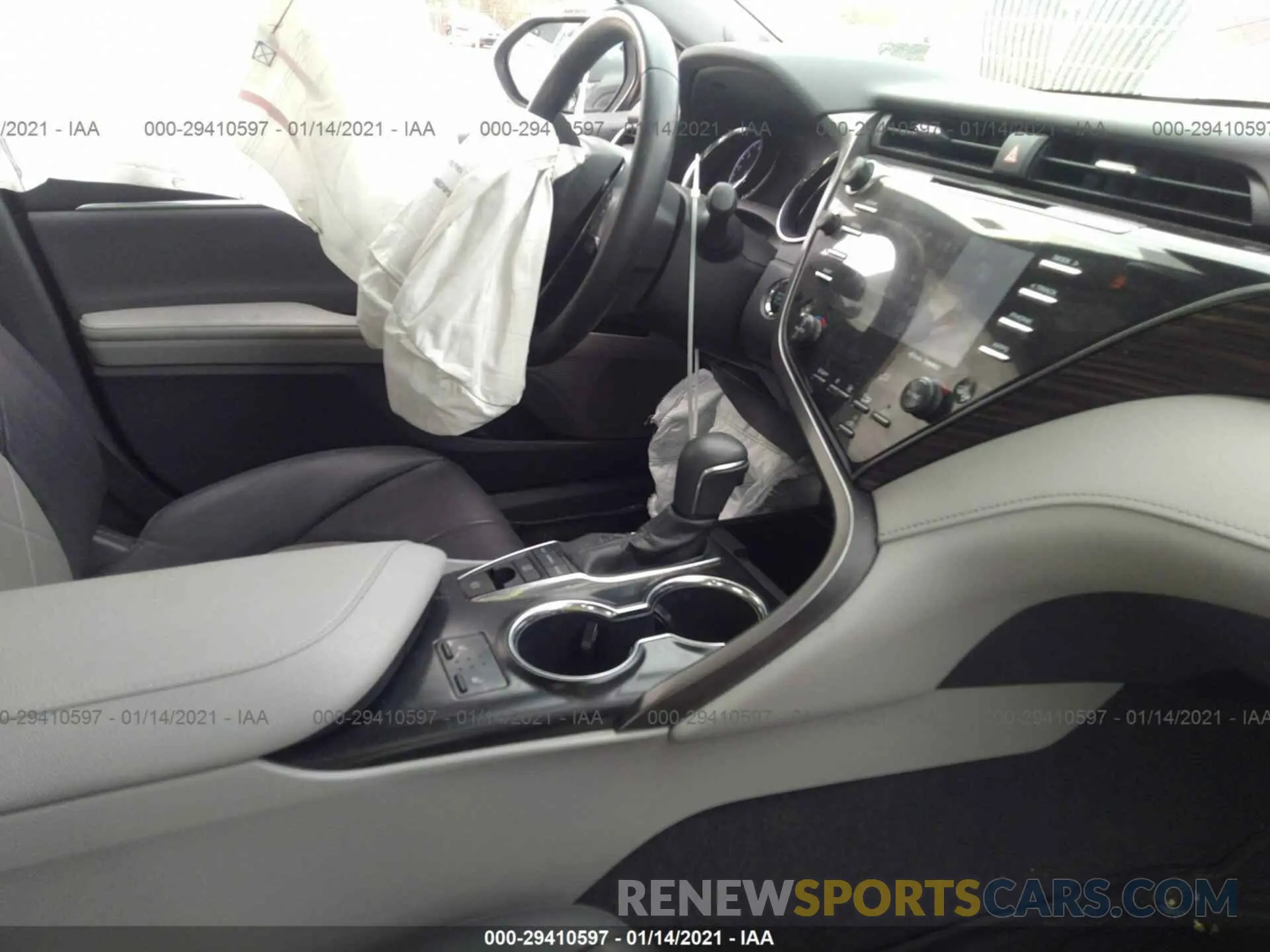 5 Photograph of a damaged car 4T1B11HK5KU784099 TOYOTA CAMRY 2019