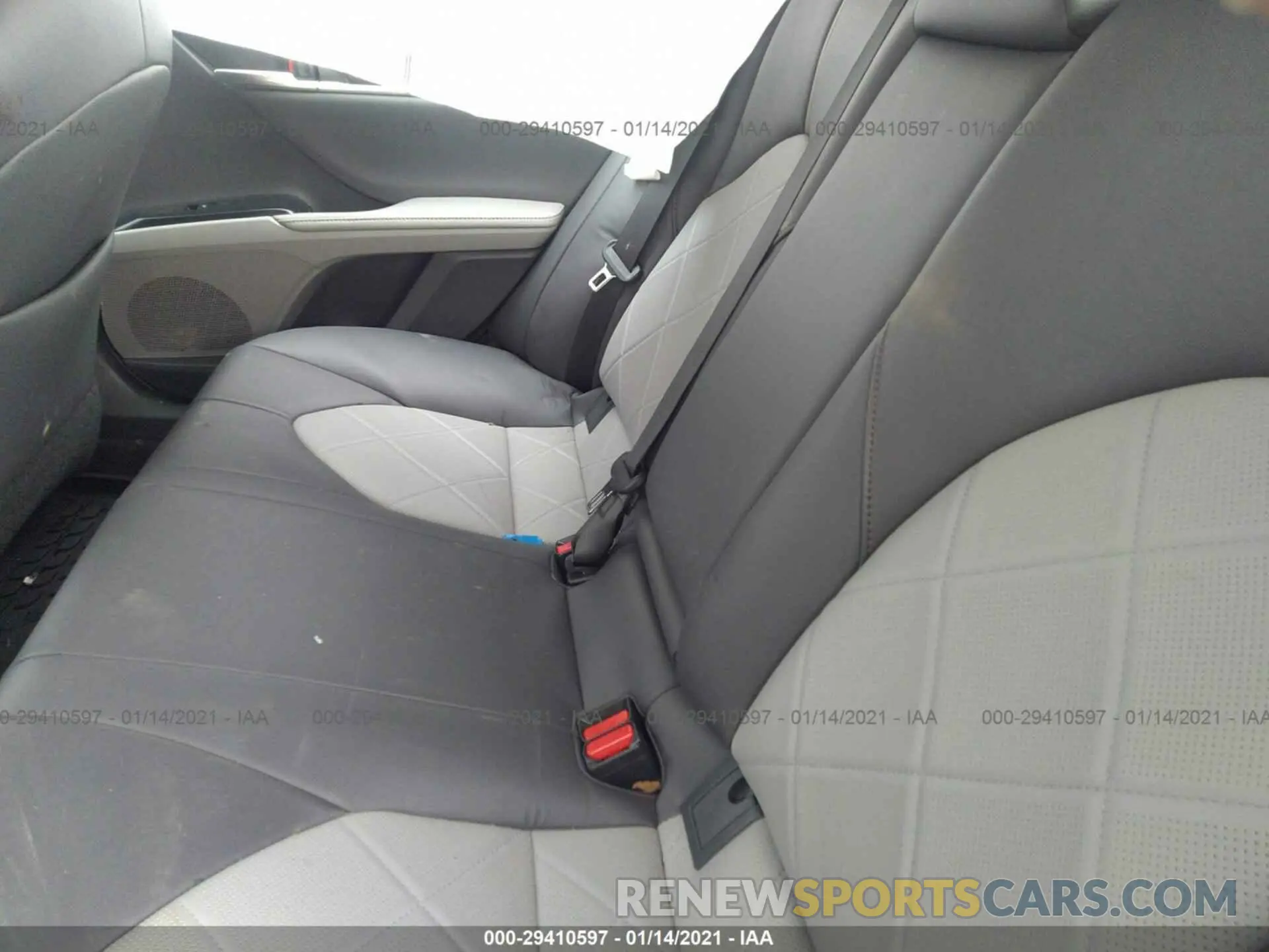 8 Photograph of a damaged car 4T1B11HK5KU784099 TOYOTA CAMRY 2019