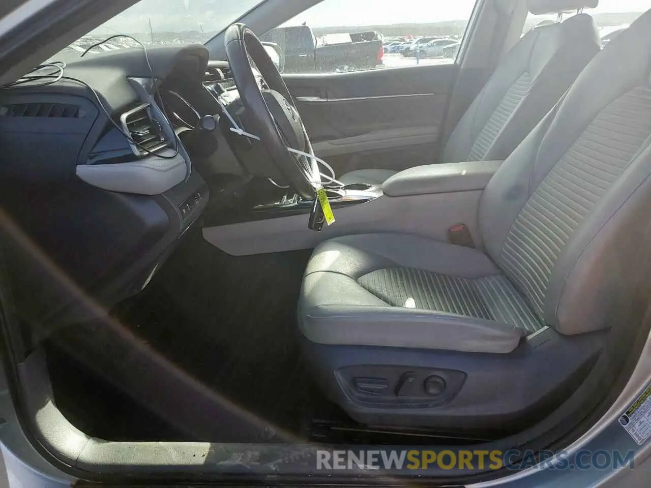 7 Photograph of a damaged car 4T1B11HK5KU784345 TOYOTA CAMRY 2019