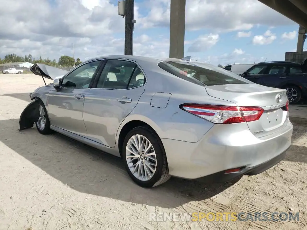 2 Фотография поврежденного автомобиля 4T1B11HK5KU797841 TOYOTA CAMRY 2019