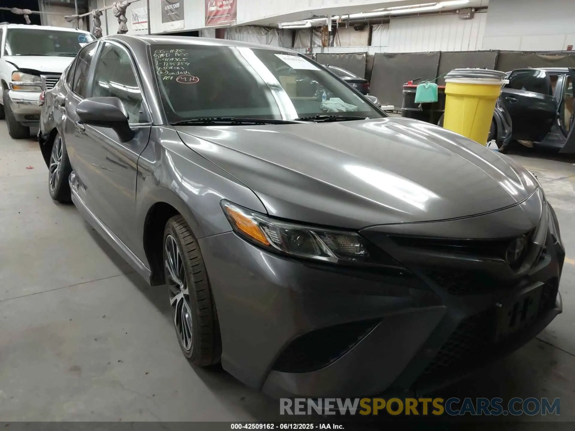 1 Photograph of a damaged car 4T1B11HK5KU808563 TOYOTA CAMRY 2019
