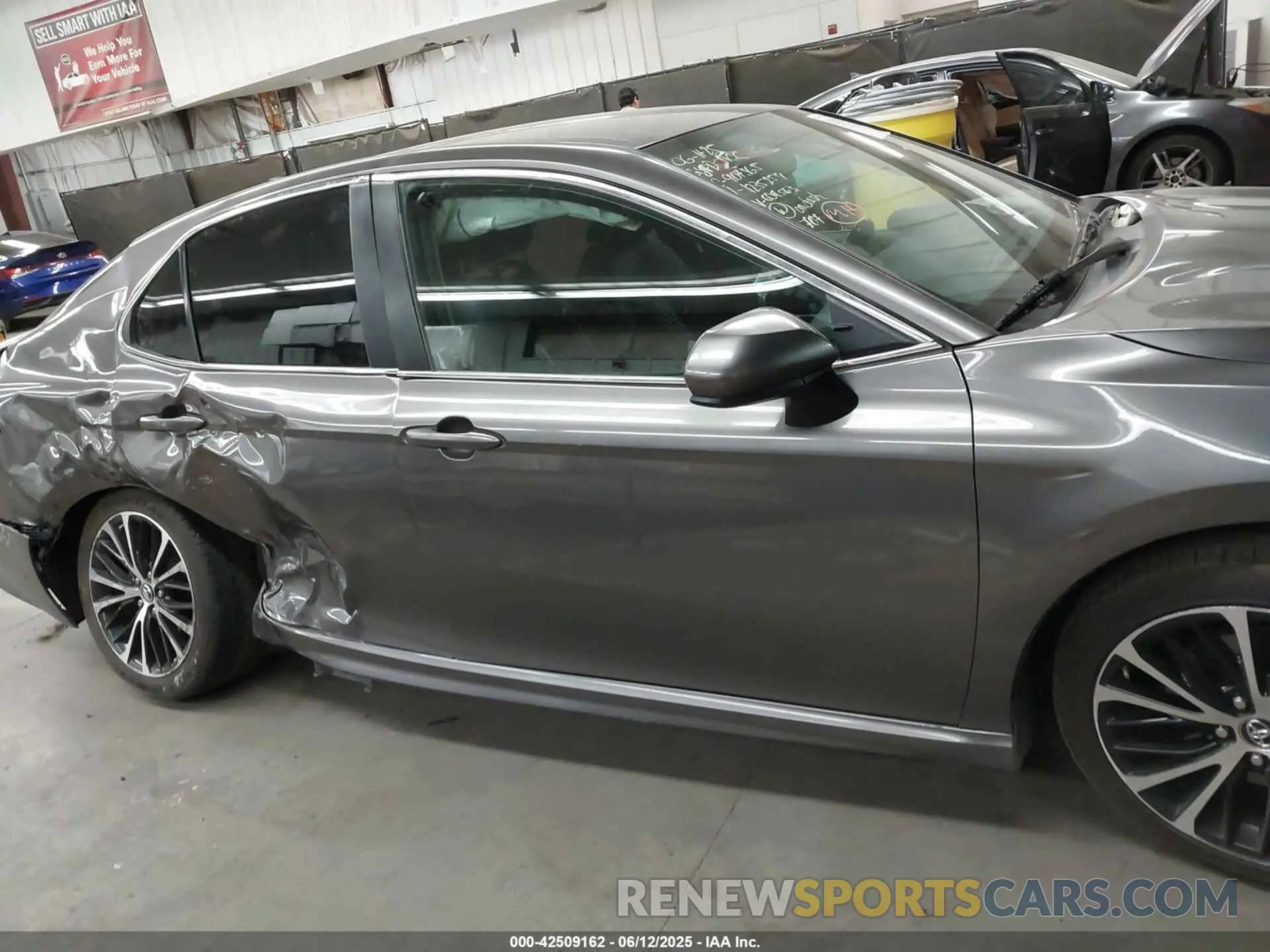 13 Photograph of a damaged car 4T1B11HK5KU808563 TOYOTA CAMRY 2019