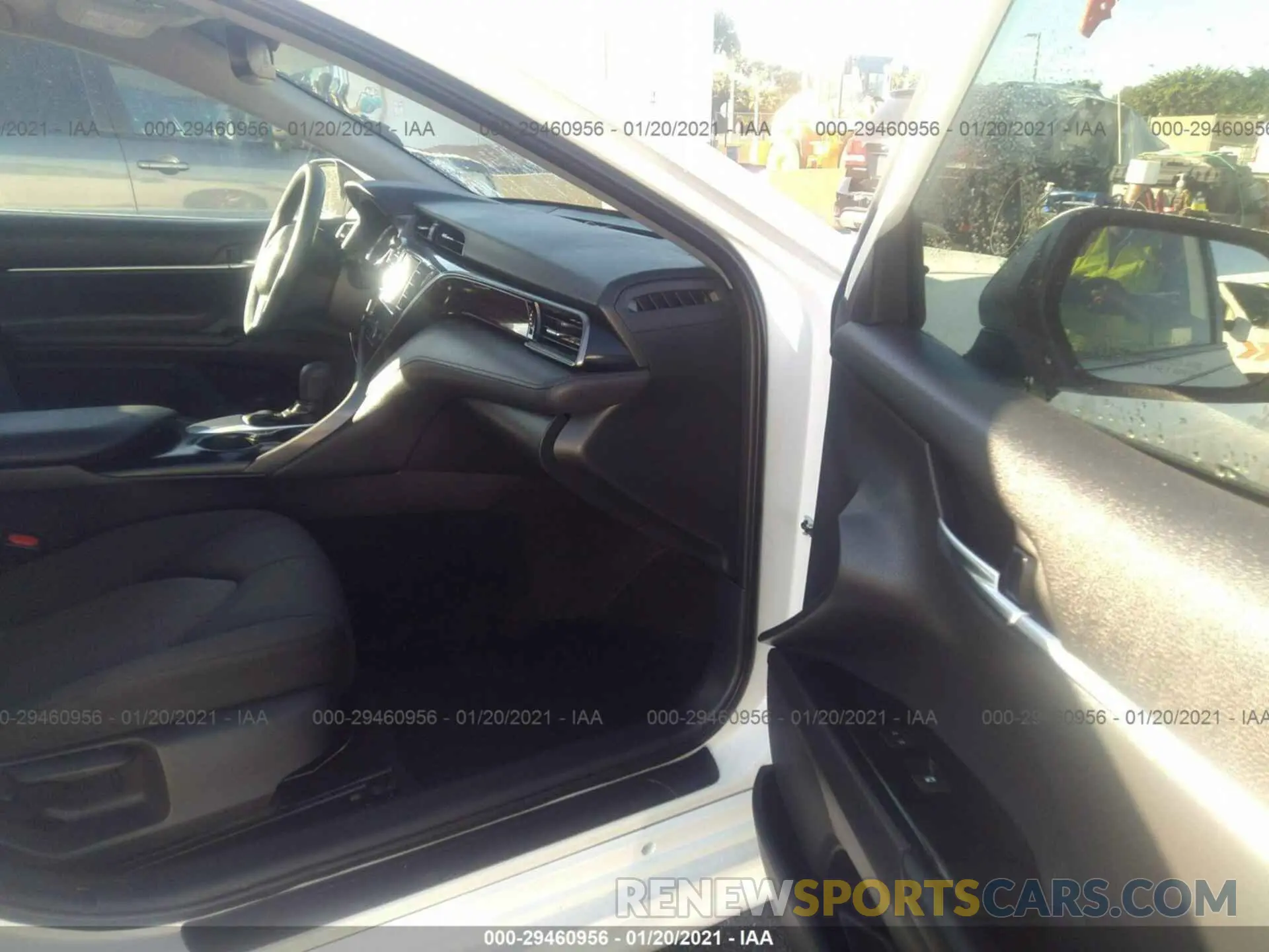 5 Photograph of a damaged car 4T1B11HK5KU810362 TOYOTA CAMRY 2019