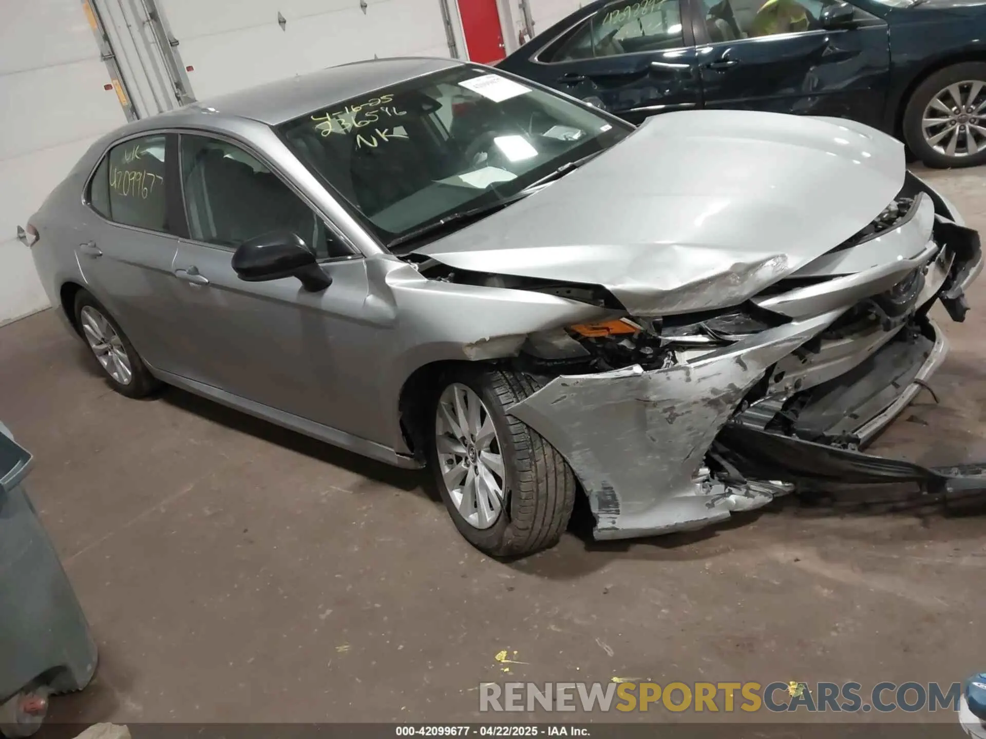 1 Фотография поврежденного автомобиля 4T1B11HK5KU814007 TOYOTA CAMRY 2019