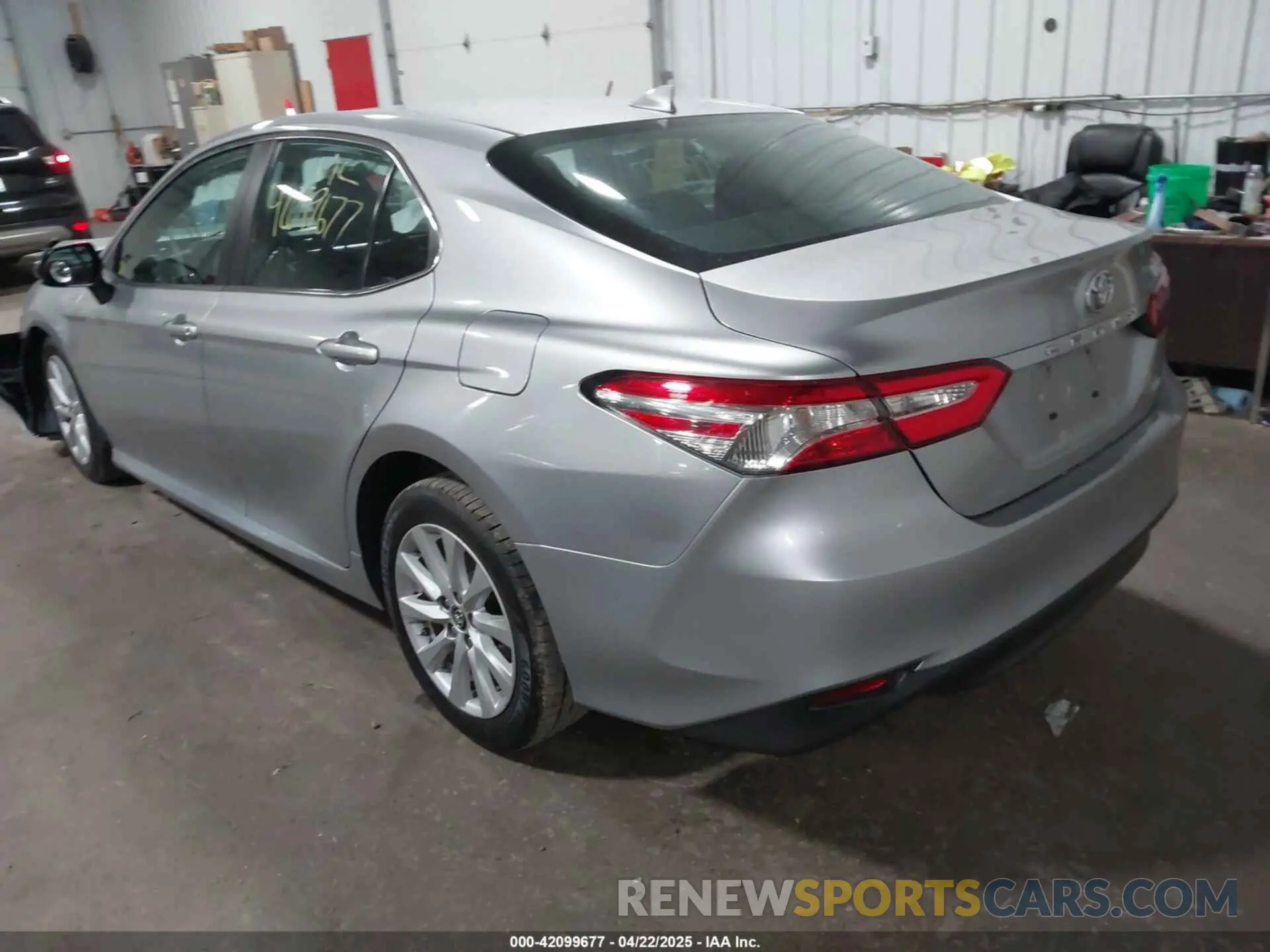 3 Фотография поврежденного автомобиля 4T1B11HK5KU814007 TOYOTA CAMRY 2019