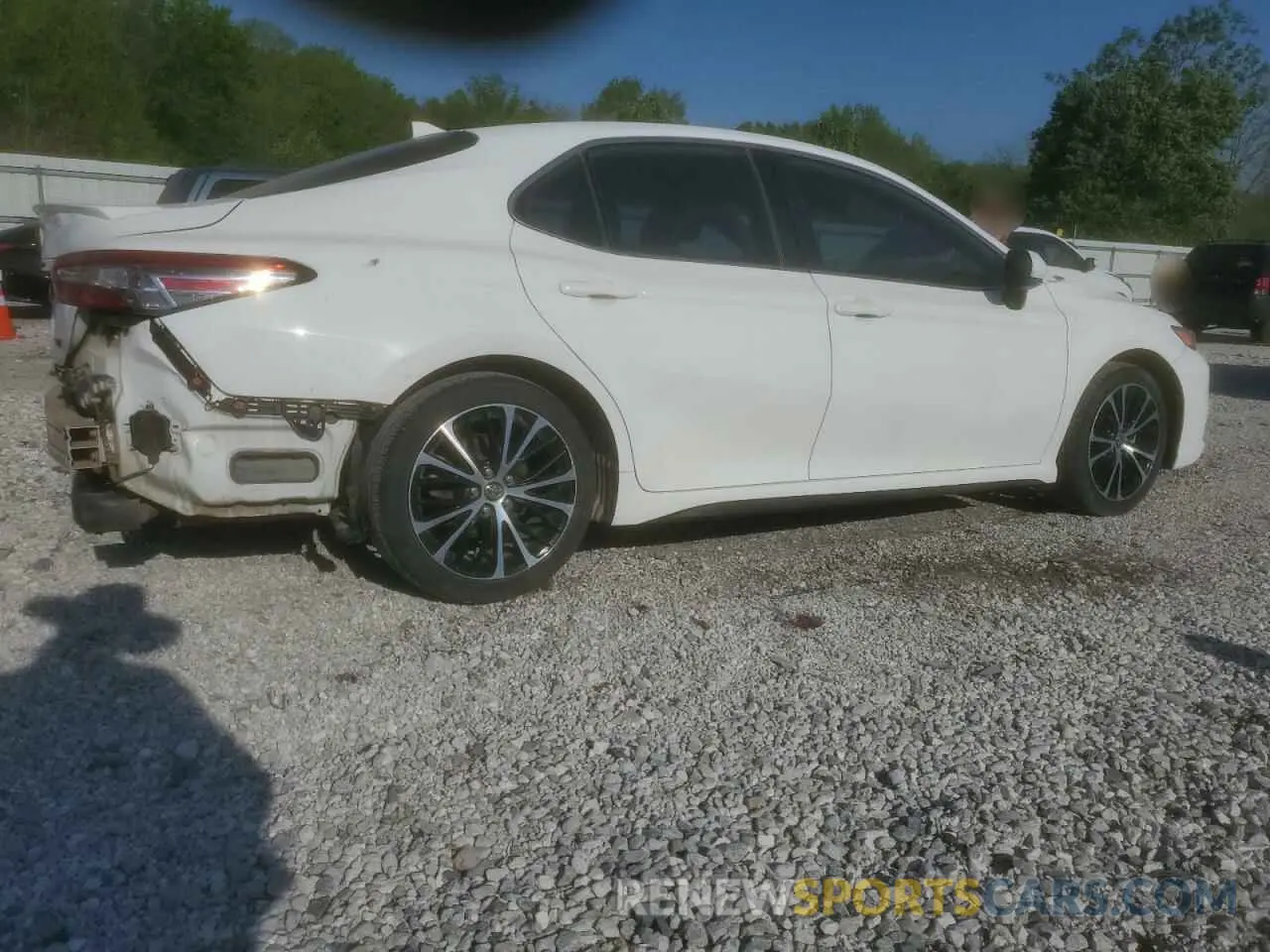 3 Фотография поврежденного автомобиля 4T1B11HK5KU815013 TOYOTA CAMRY 2019