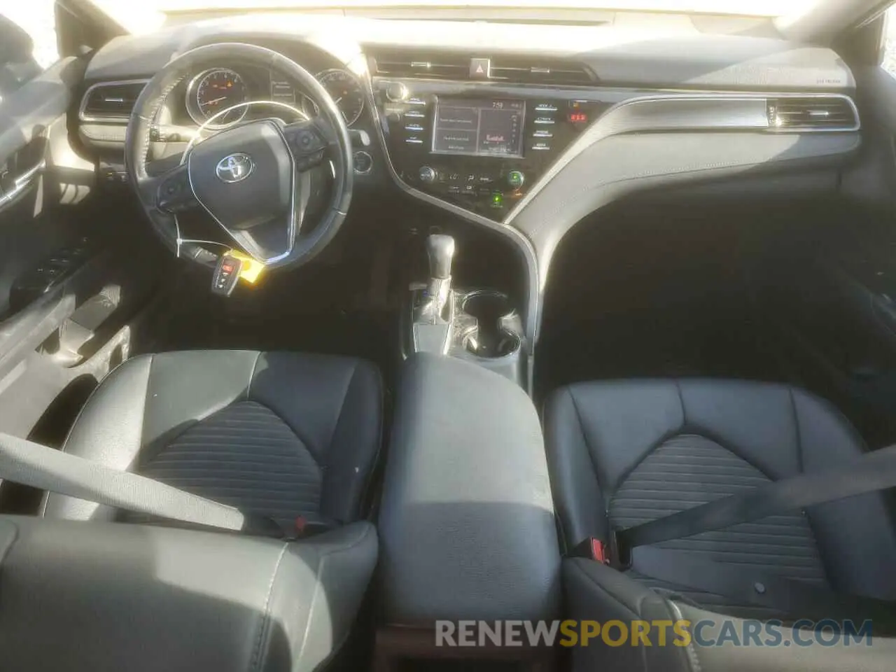 8 Фотография поврежденного автомобиля 4T1B11HK5KU815013 TOYOTA CAMRY 2019