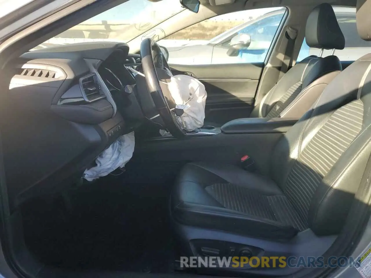 7 Photograph of a damaged car 4T1B11HK5KU823659 TOYOTA CAMRY 2019