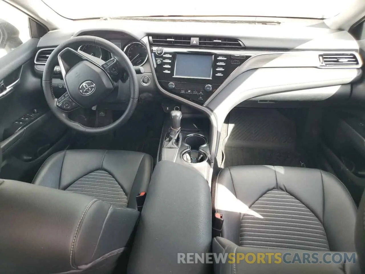 8 Фотография поврежденного автомобиля 4T1B11HK5KU825055 TOYOTA CAMRY 2019