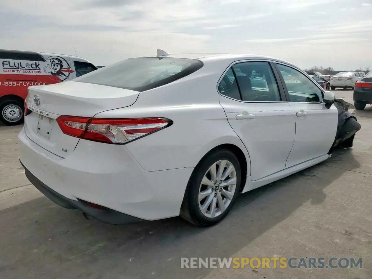 3 Photograph of a damaged car 4T1B11HK5KU825122 TOYOTA CAMRY 2019