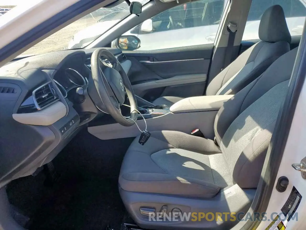 7 Photograph of a damaged car 4T1B11HK5KU825122 TOYOTA CAMRY 2019