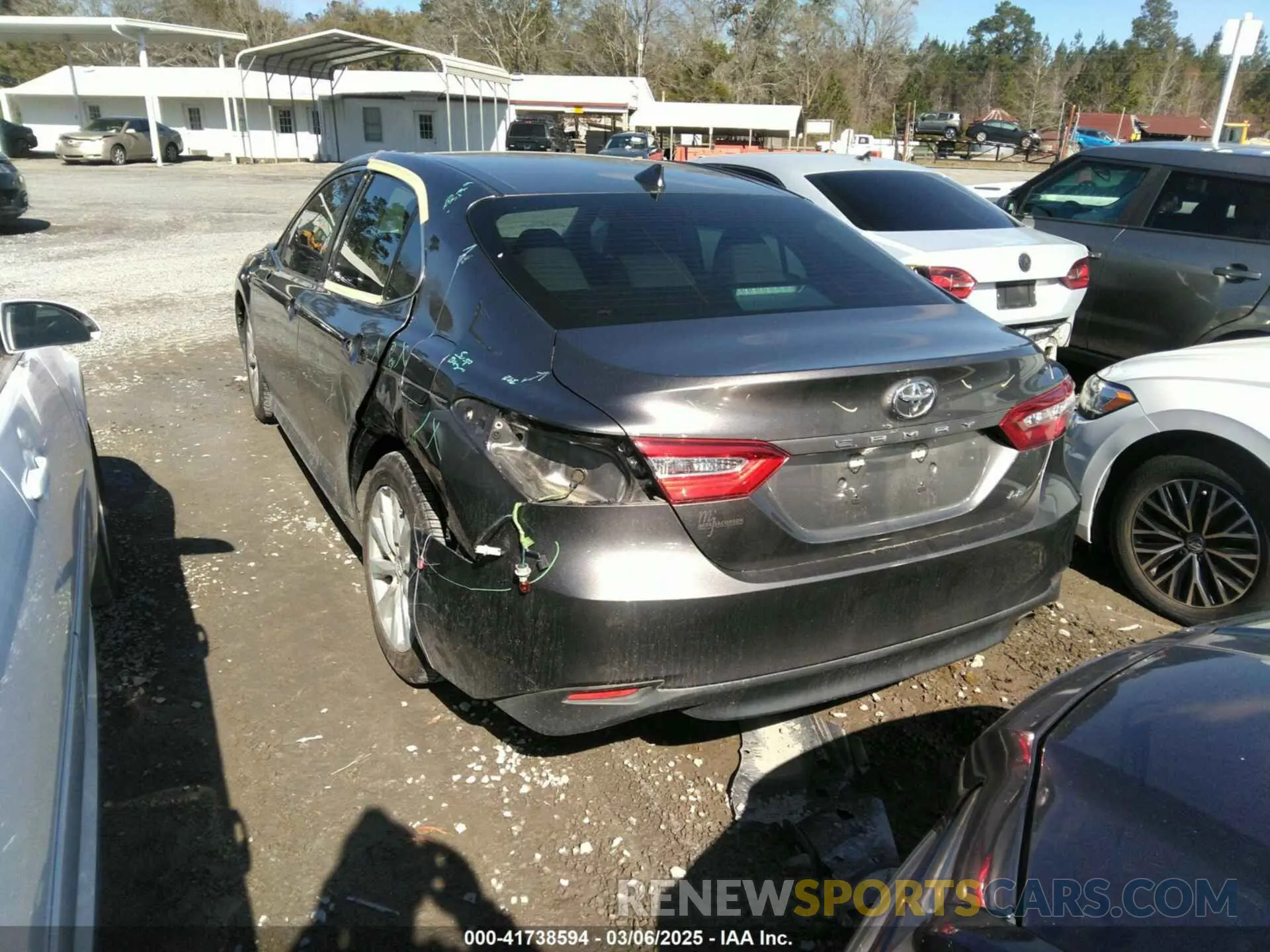 3 Photograph of a damaged car 4T1B11HK5KU826707 TOYOTA CAMRY 2019