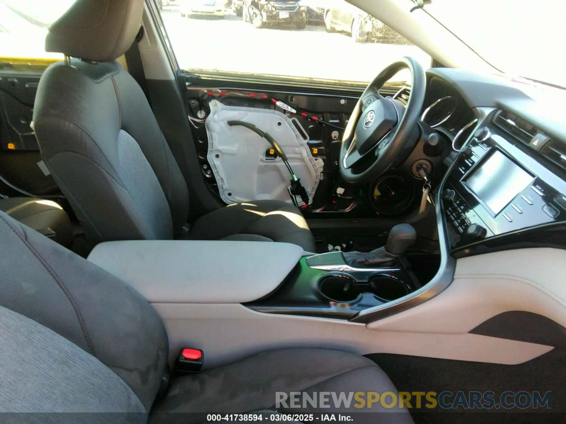5 Photograph of a damaged car 4T1B11HK5KU826707 TOYOTA CAMRY 2019