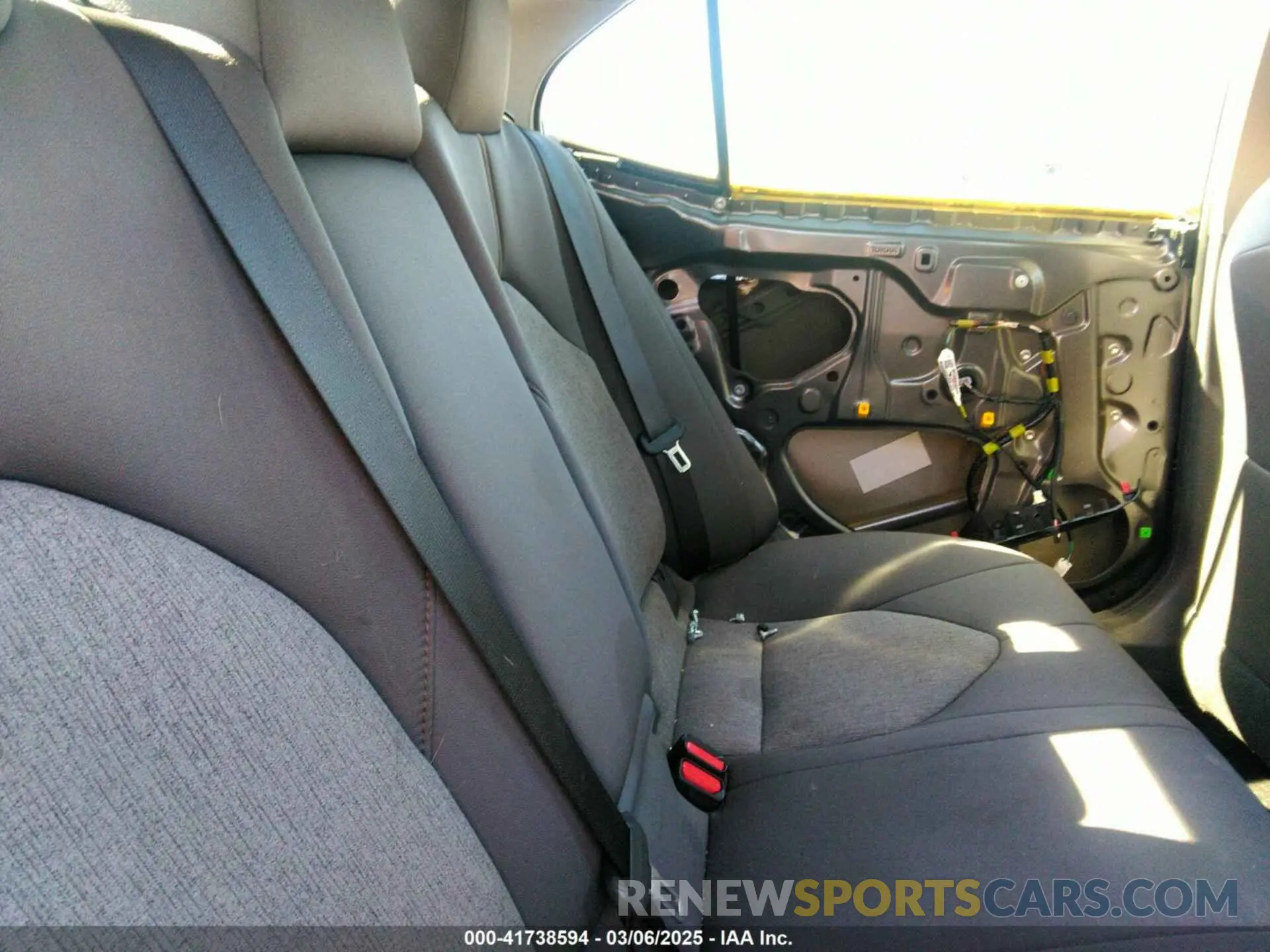 8 Photograph of a damaged car 4T1B11HK5KU826707 TOYOTA CAMRY 2019