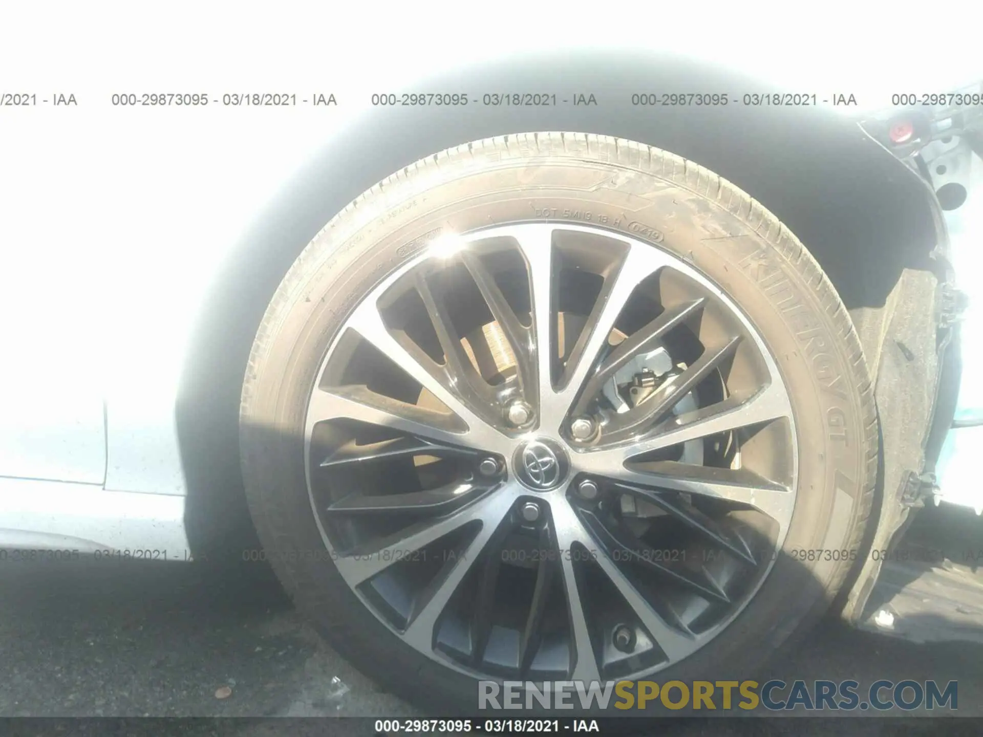 15 Photograph of a damaged car 4T1B11HK5KU829848 TOYOTA CAMRY 2019