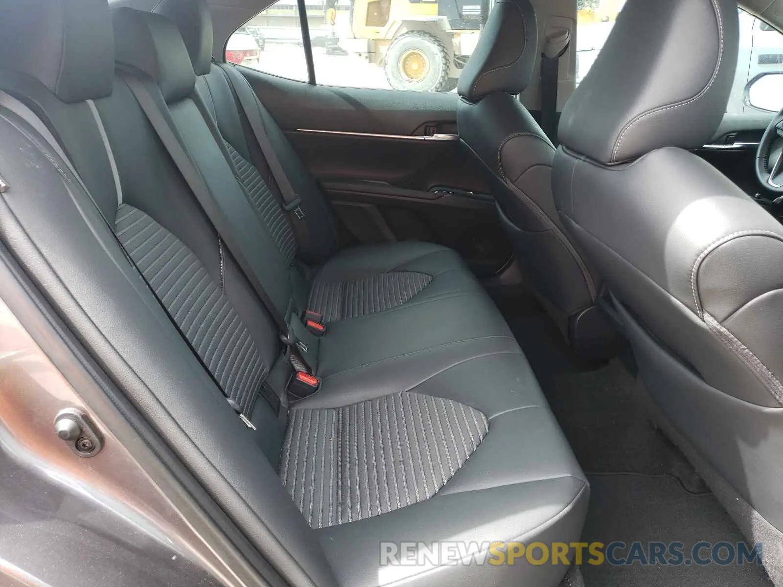 6 Photograph of a damaged car 4T1B11HK5KU831776 TOYOTA CAMRY 2019