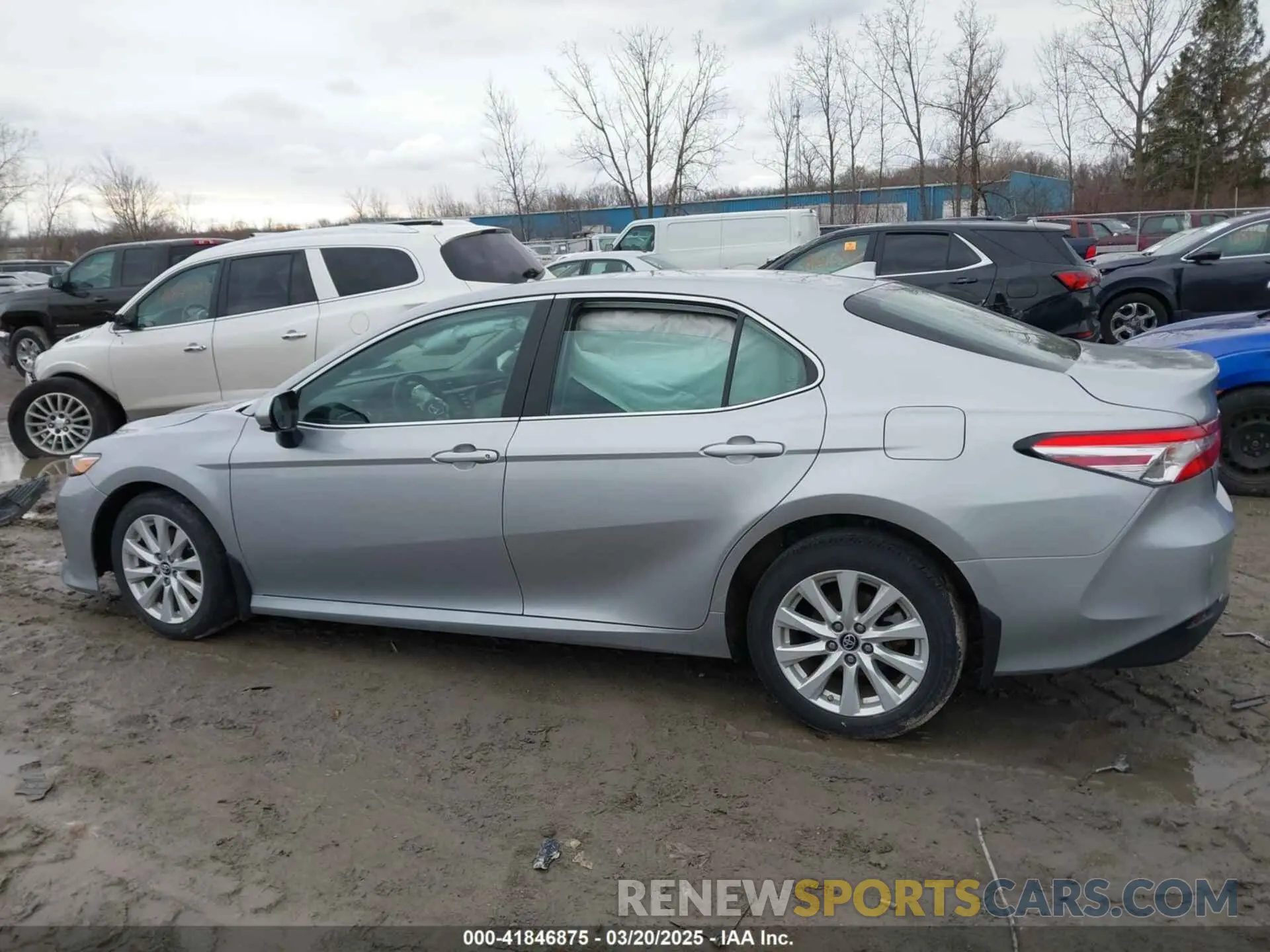 14 Photograph of a damaged car 4T1B11HK5KU833544 TOYOTA CAMRY 2019