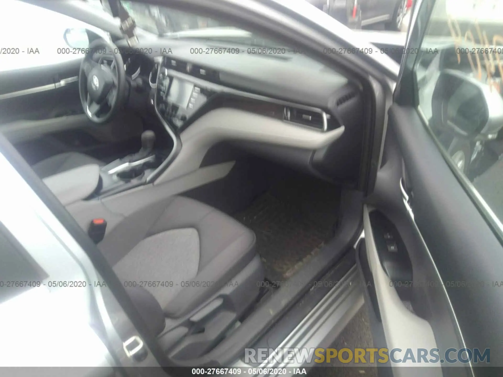 5 Photograph of a damaged car 4T1B11HK5KU837044 TOYOTA CAMRY 2019