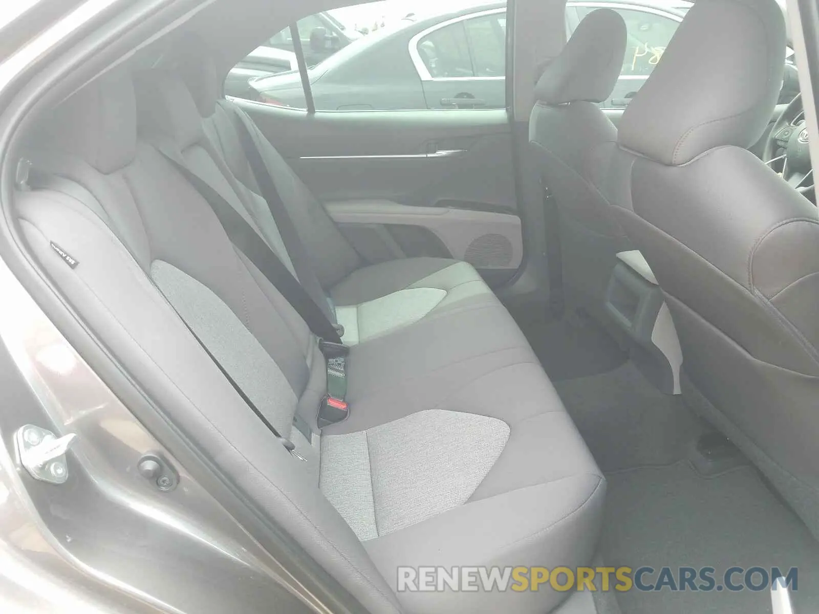 6 Photograph of a damaged car 4T1B11HK5KU845323 TOYOTA CAMRY 2019