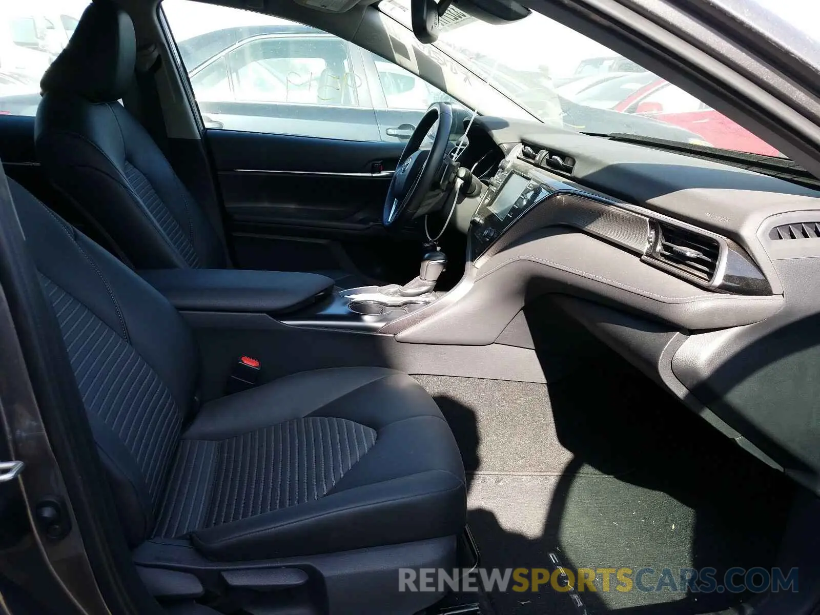 5 Photograph of a damaged car 4T1B11HK5KU846830 TOYOTA CAMRY 2019