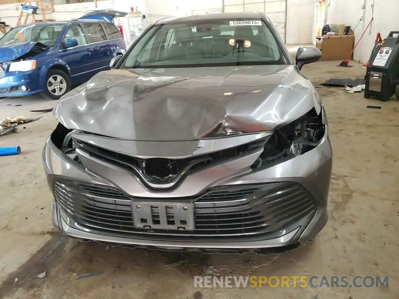 5 Photograph of a damaged car 4T1B11HK5KU851364 TOYOTA CAMRY 2019
