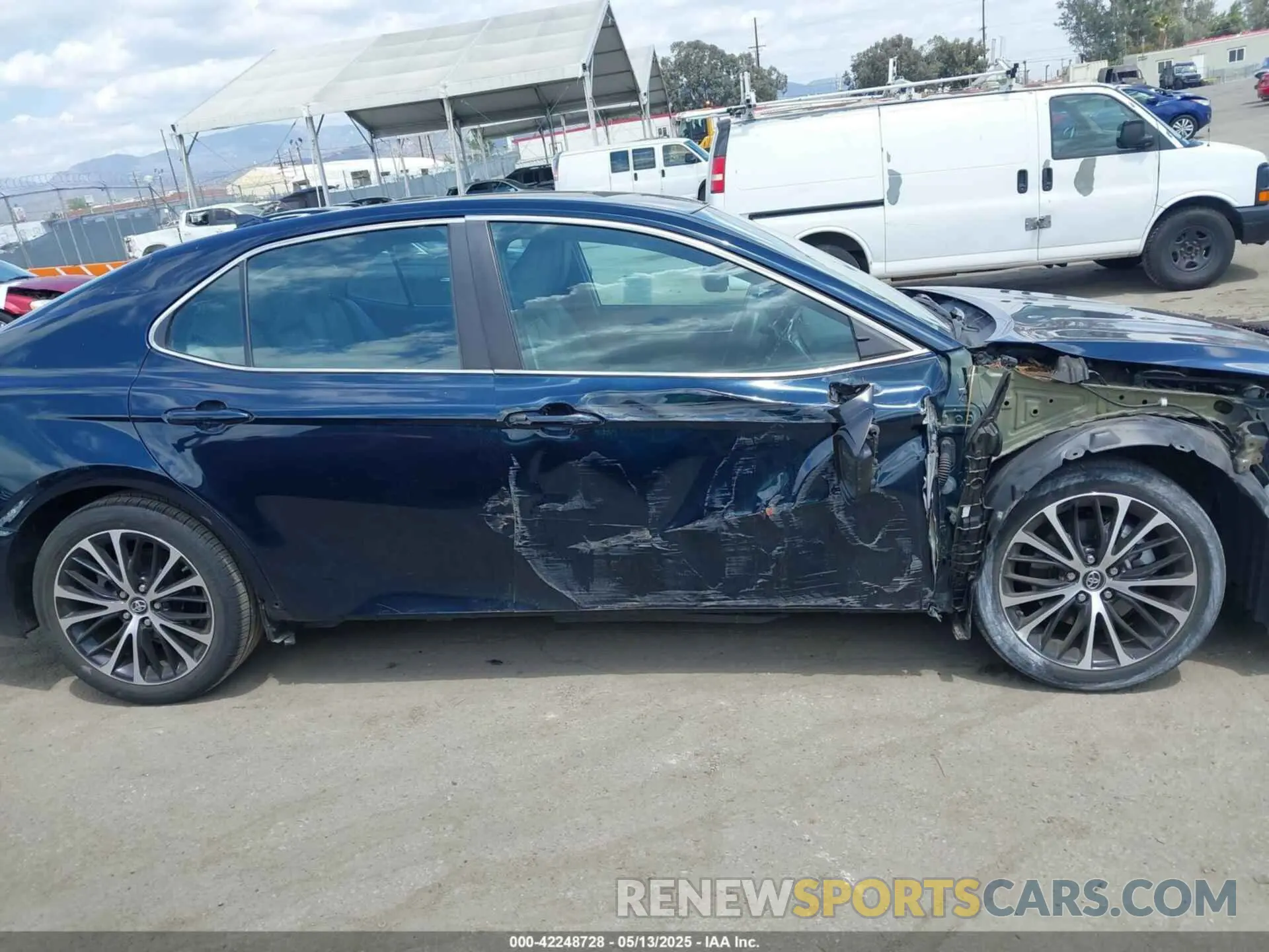 14 Фотография поврежденного автомобиля 4T1B11HK5KU852174 TOYOTA CAMRY 2019