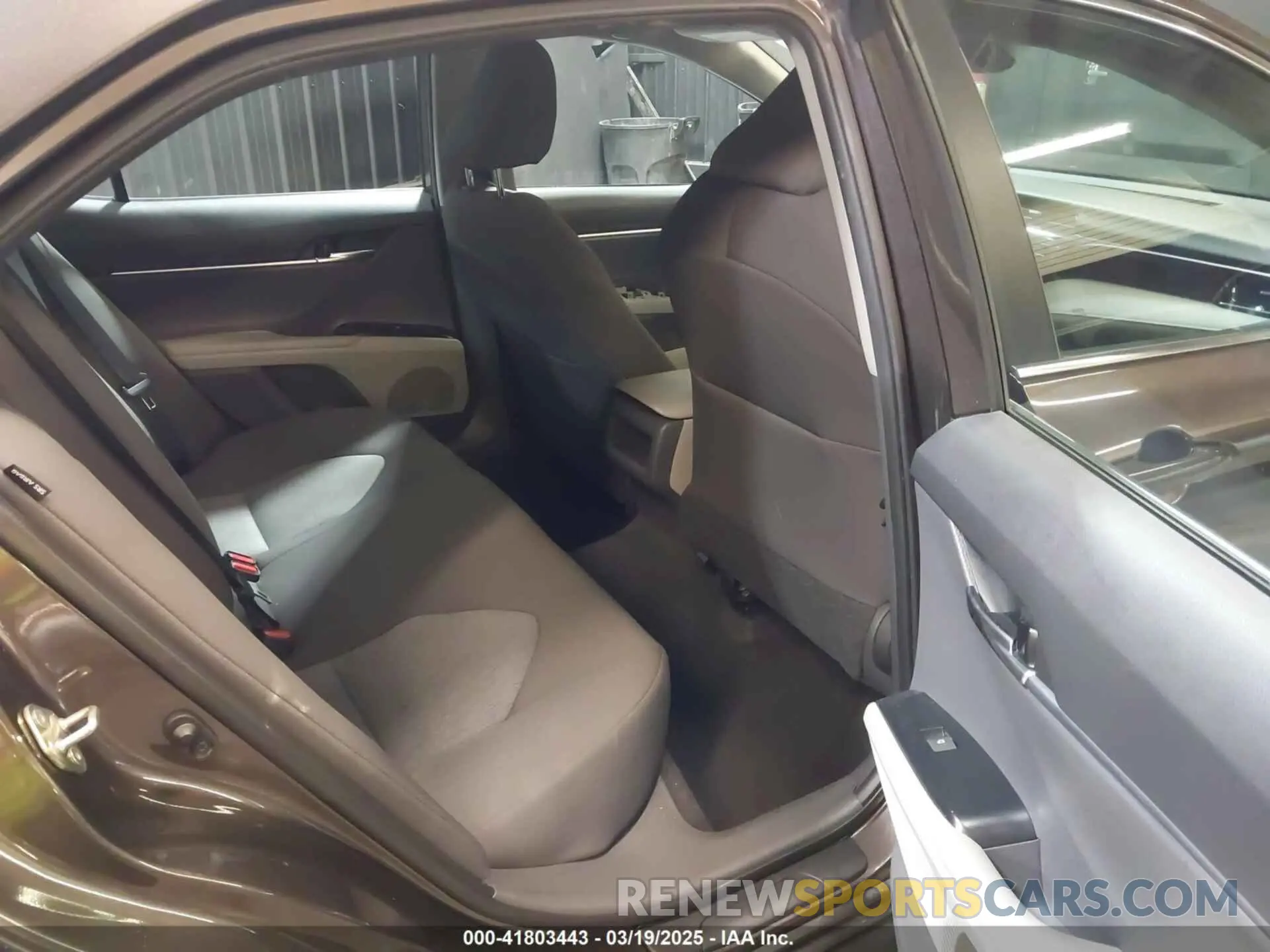 8 Photograph of a damaged car 4T1B11HK5KU852482 TOYOTA CAMRY 2019