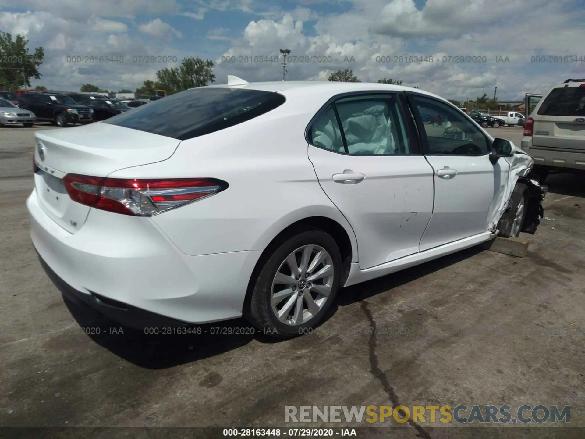 4 Photograph of a damaged car 4T1B11HK5KU856063 TOYOTA CAMRY 2019