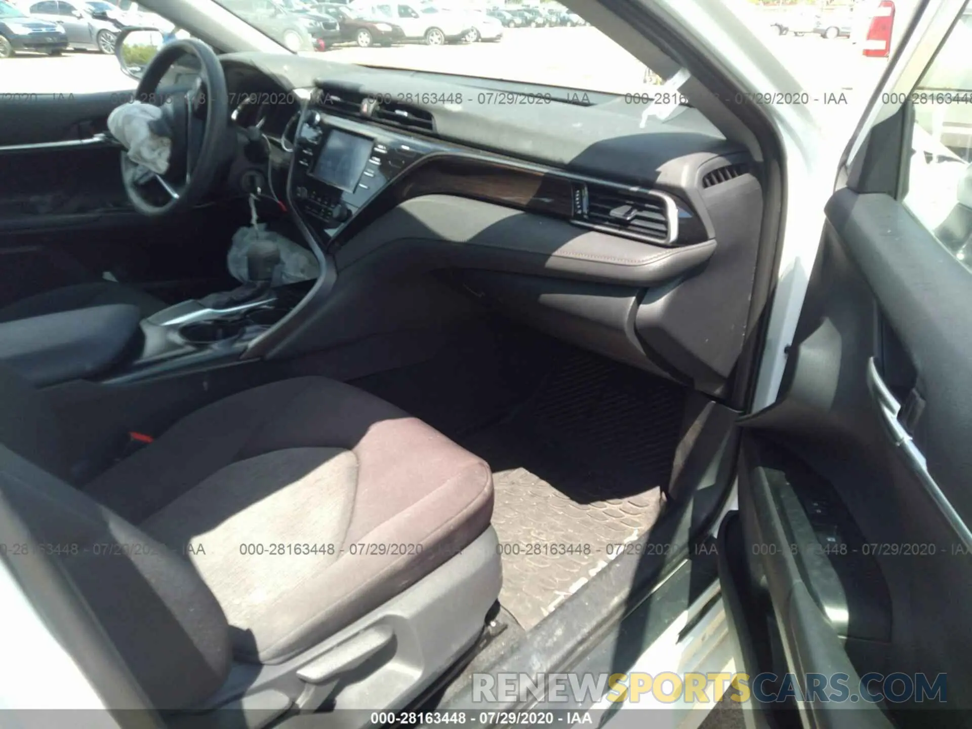5 Photograph of a damaged car 4T1B11HK5KU856063 TOYOTA CAMRY 2019