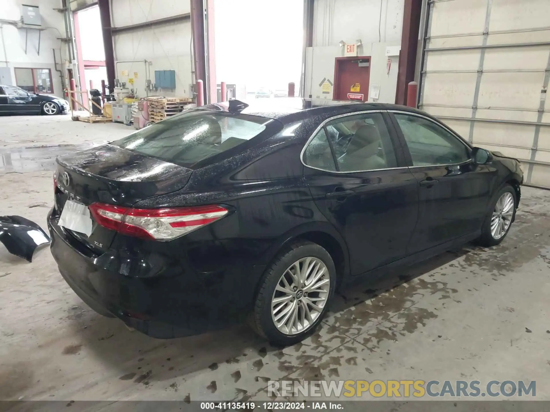 4 Photograph of a damaged car 4T1B11HK6KU163356 TOYOTA CAMRY 2019