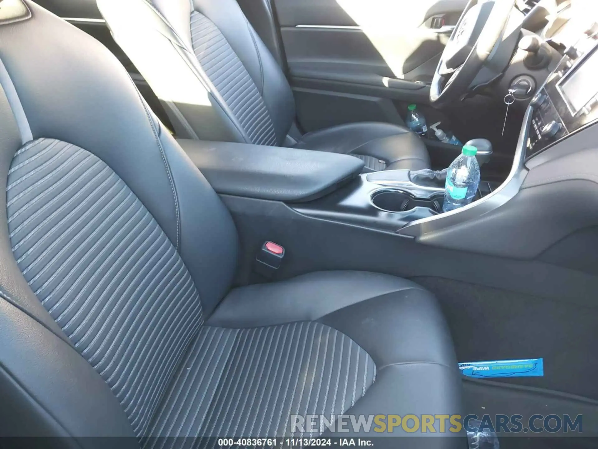 5 Photograph of a damaged car 4T1B11HK6KU164958 TOYOTA CAMRY 2019