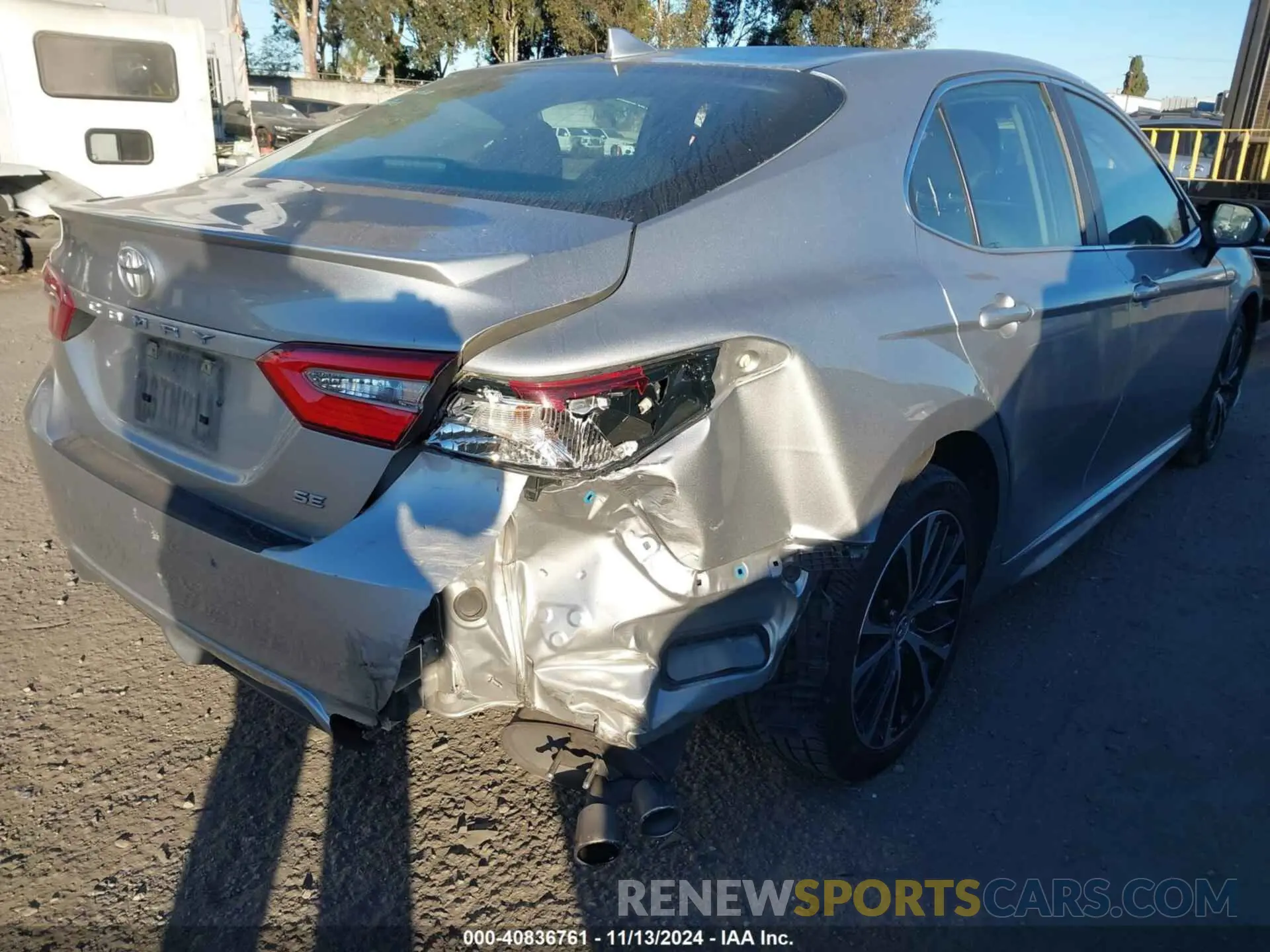 6 Photograph of a damaged car 4T1B11HK6KU164958 TOYOTA CAMRY 2019